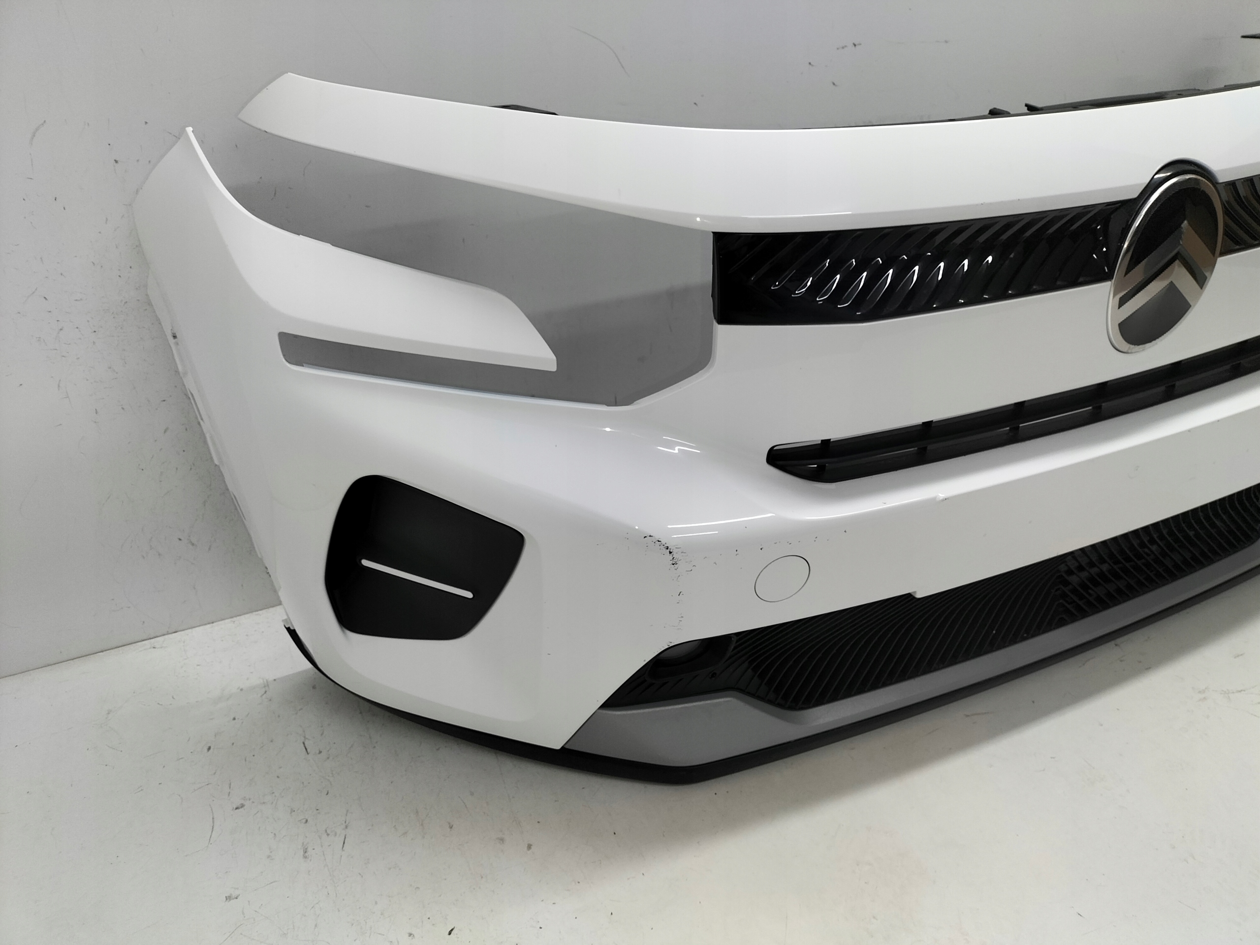 nárazník predný predok CITROEN C3 IV 24