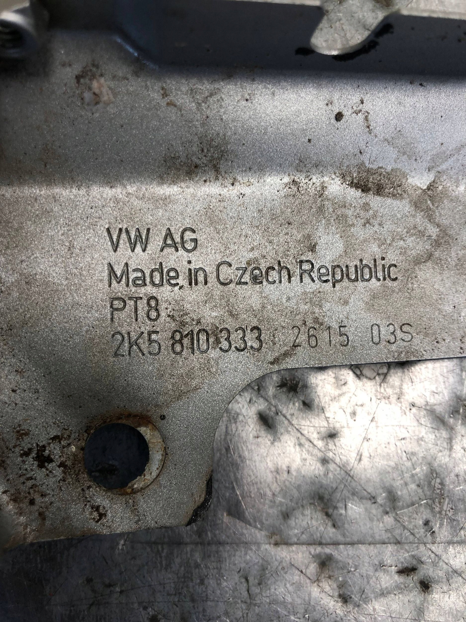 Console Support plaque Aile Gauche Avant VW CADDY 2K5810333
