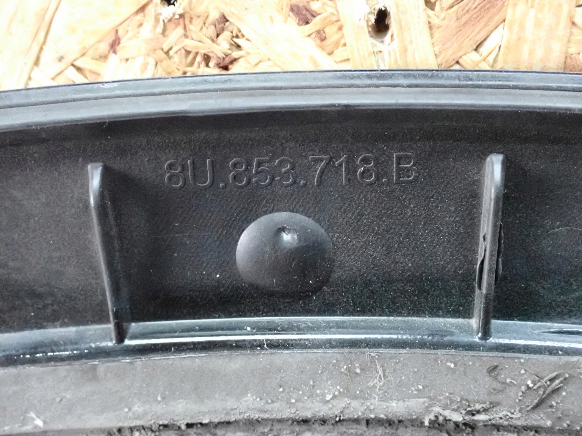 modanatura per parafango Destra Anteriore AUDI Q3 e 8U 8UB 2011-2018R 8U853718B