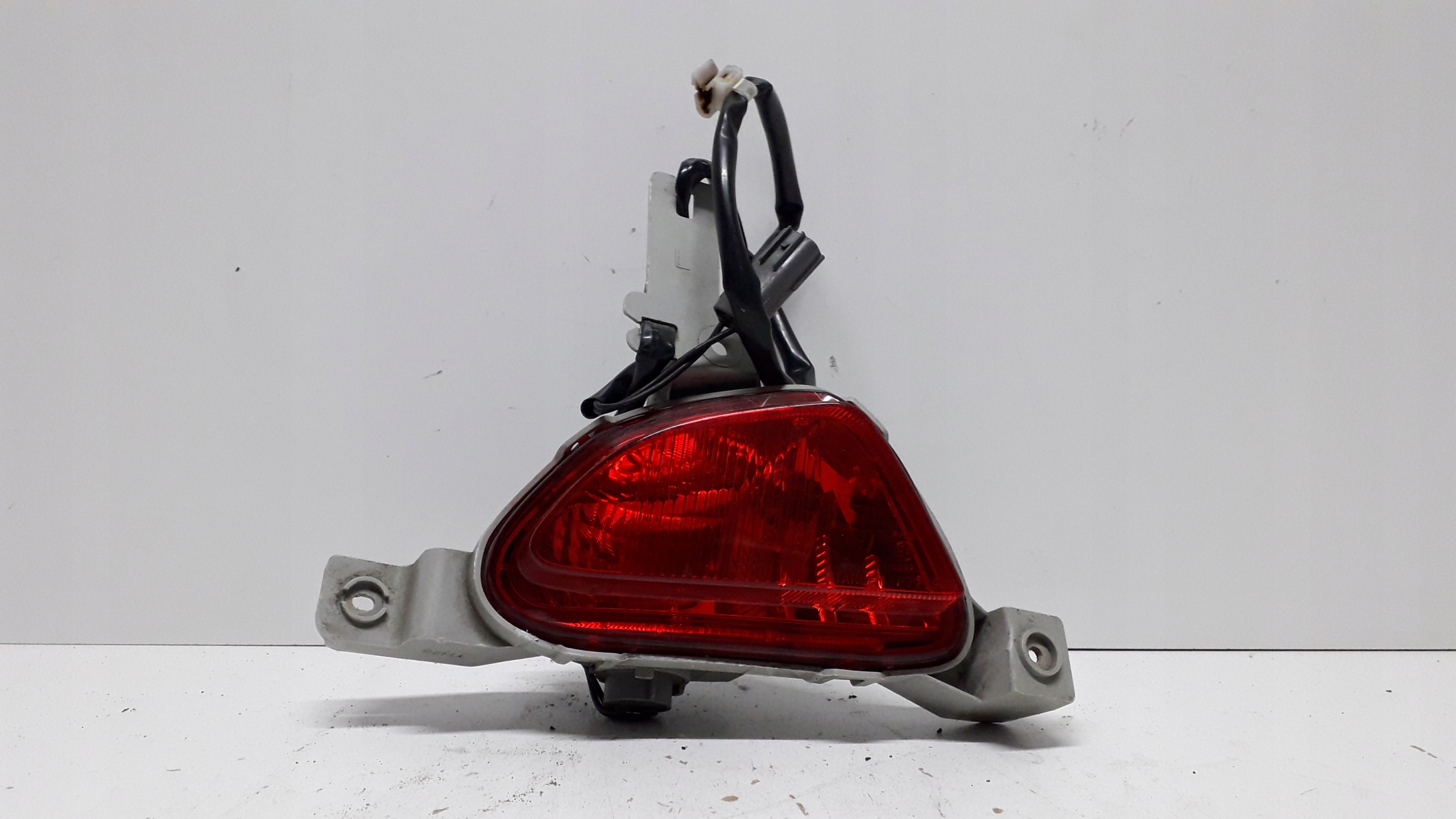 DF71-51660 07- - MAZDA 2 DE 2 II 07-ПРОТИВОТУМАННАЯ ФАРА ЛЕВАЯ ЗАДНЯЯ