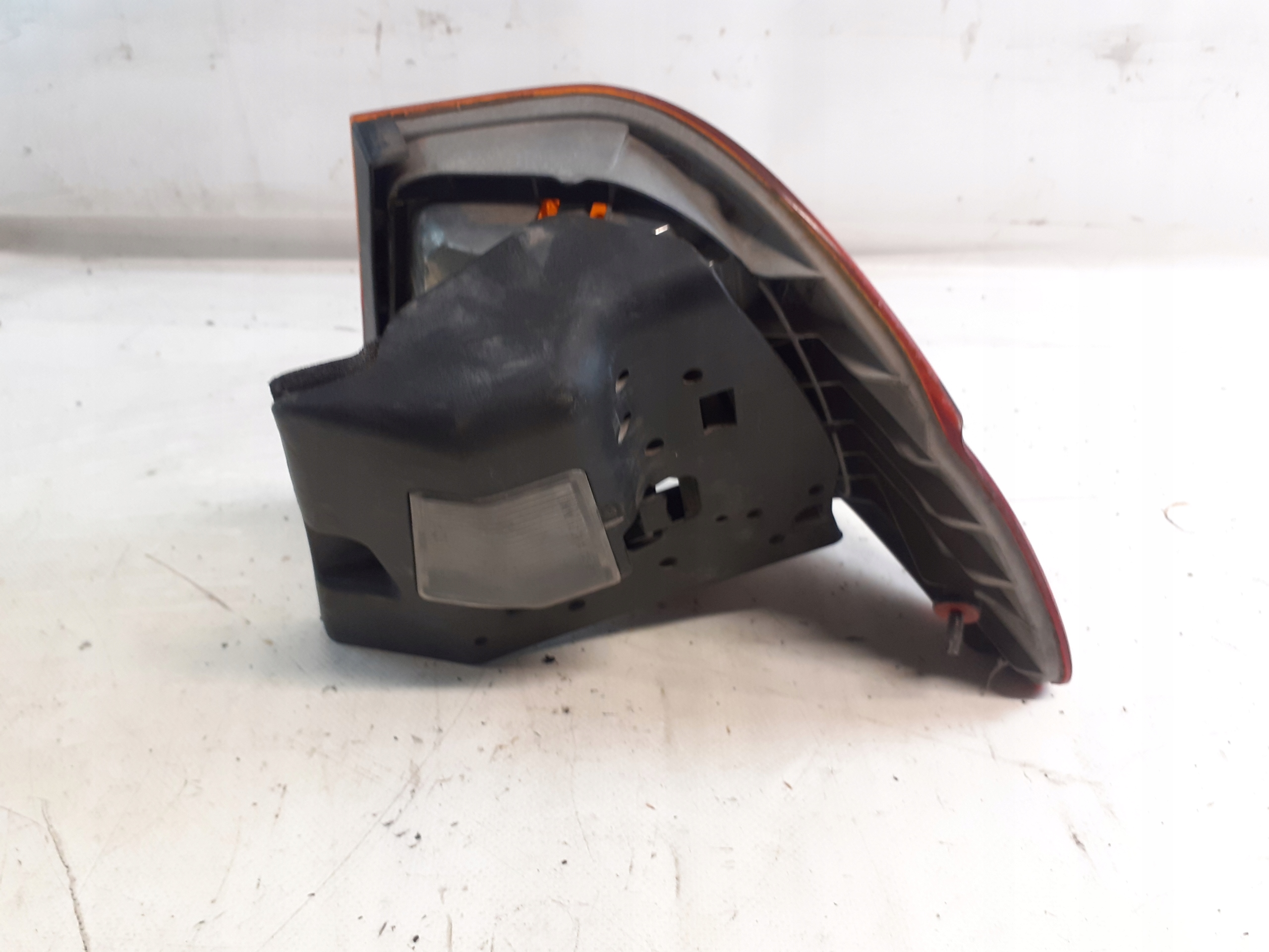 BMW E46 sedan OE 8334921 light rear part left