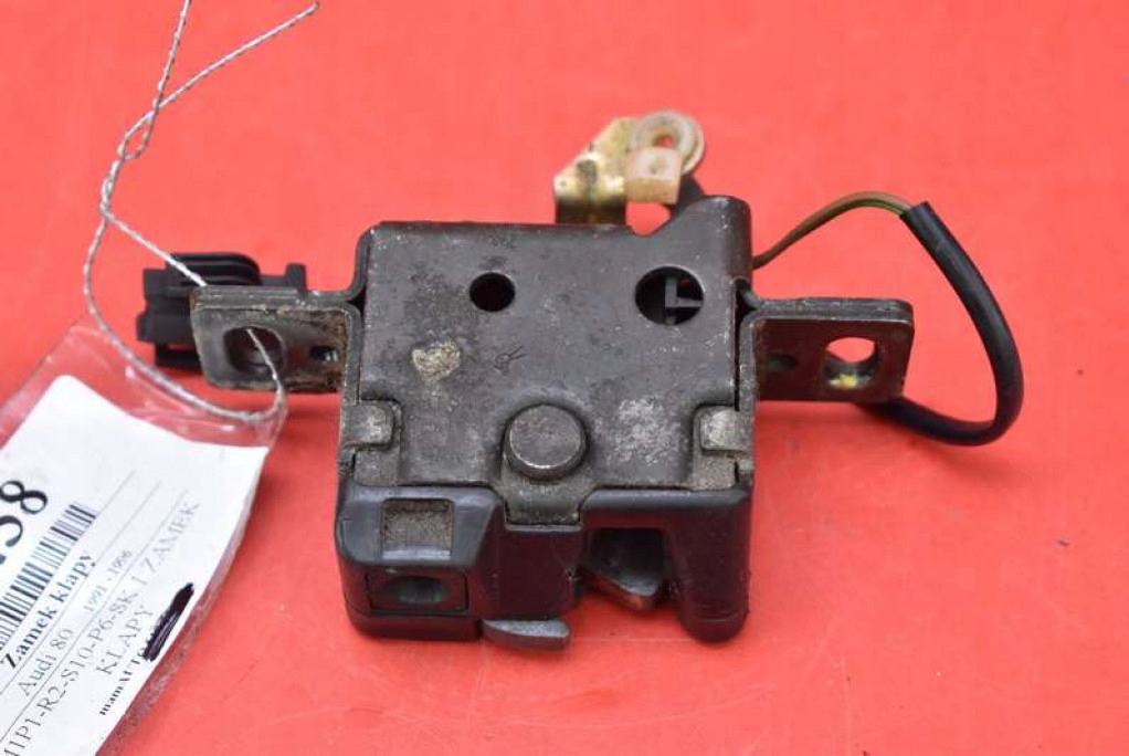 lock bonnet rear part boot right 4A9827506C AUDI 80 B4 KOMBI 91-96