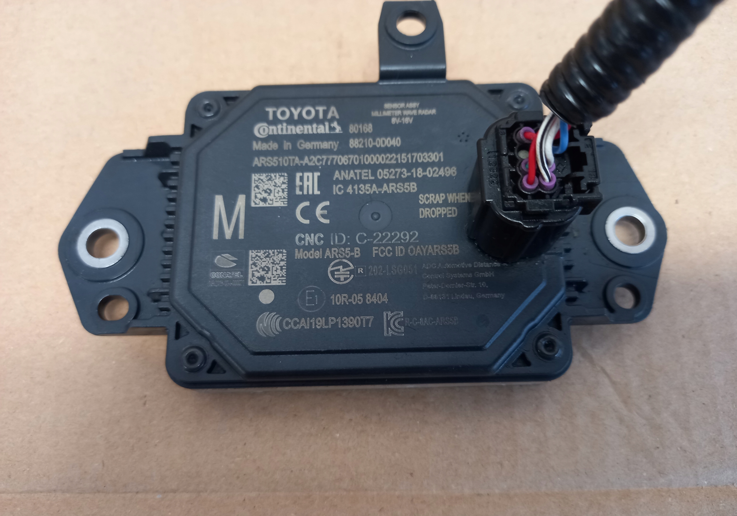 RADAR SENSOR DISTRONIC WTYCZKA TOYOTA YARIS IV 88210-0D040