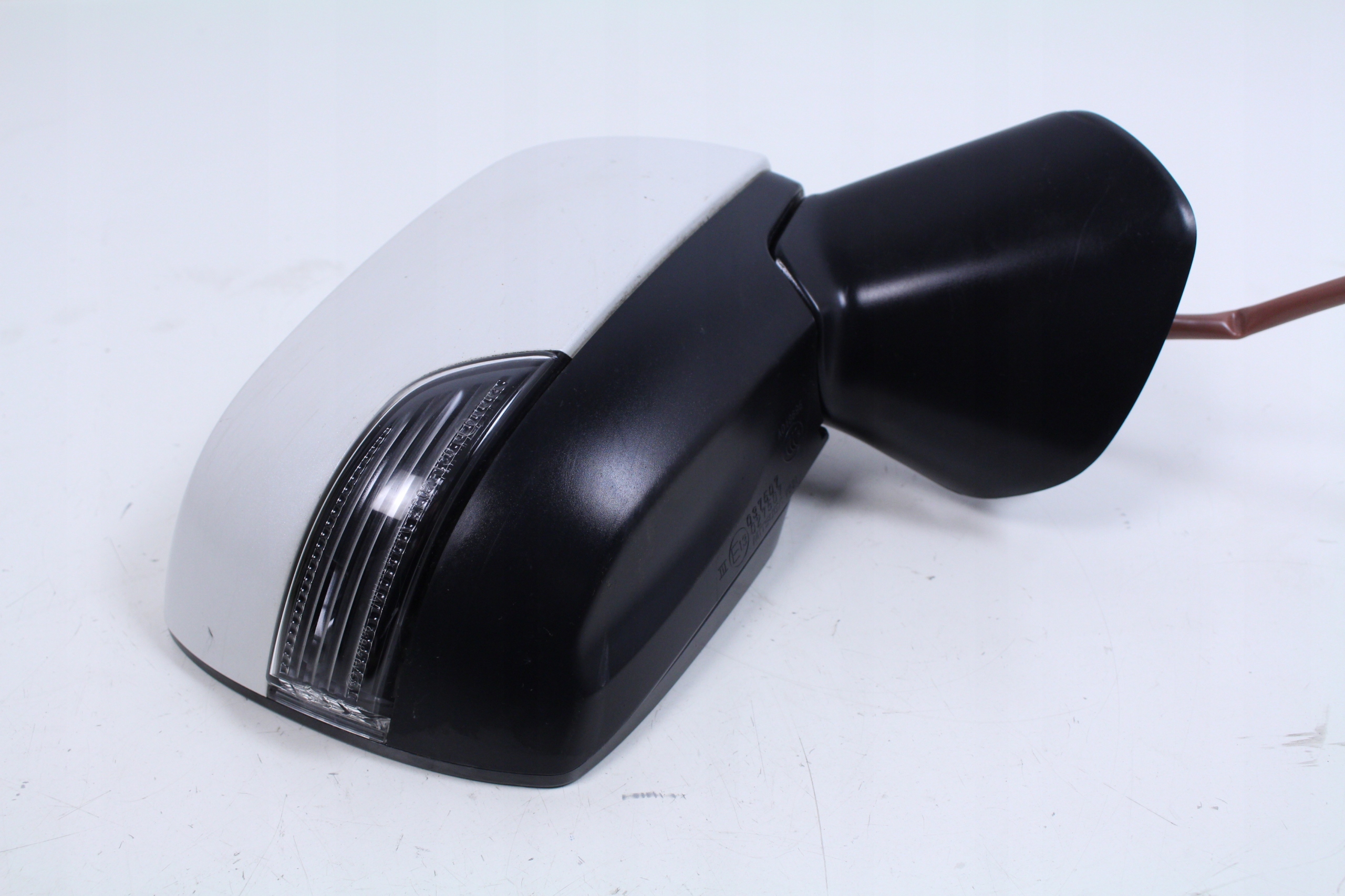 LUSTERKO PRAWE 9PIN SUBARU XV 11r. KL. 37J Producent części Subaru