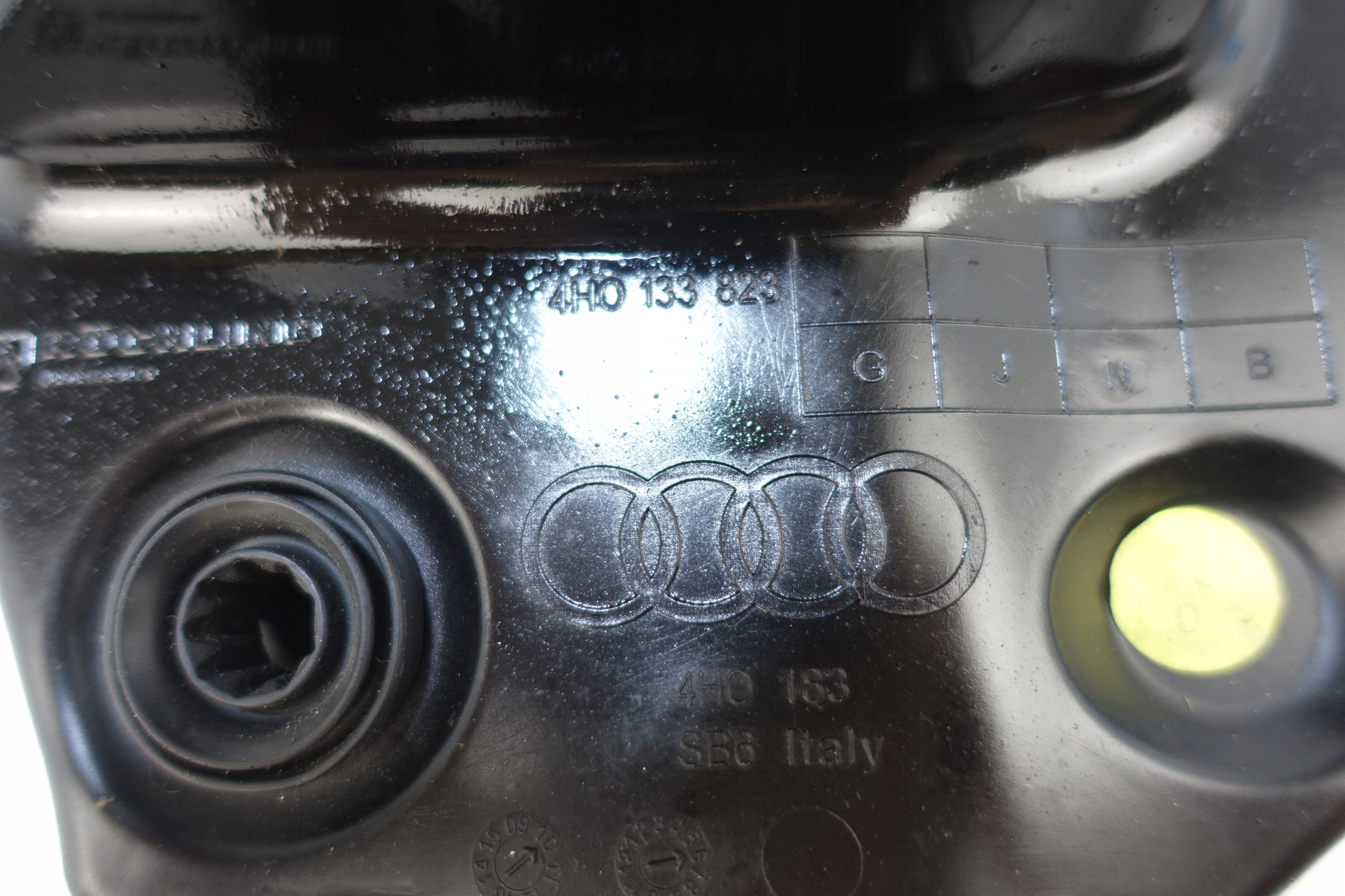 AUDI S8 D4 2011- Gehäuse filter luft 4H0133823