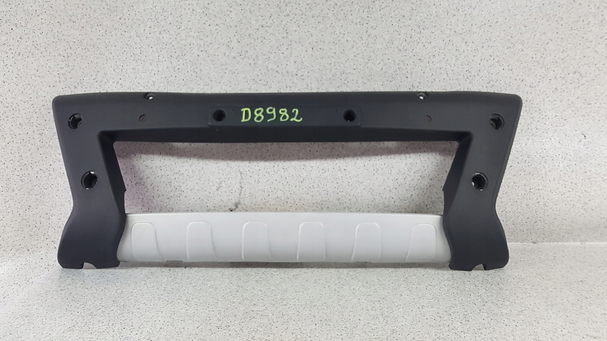 TOYOTA HILUX 2012 - KANGUR cap bumper front 8982