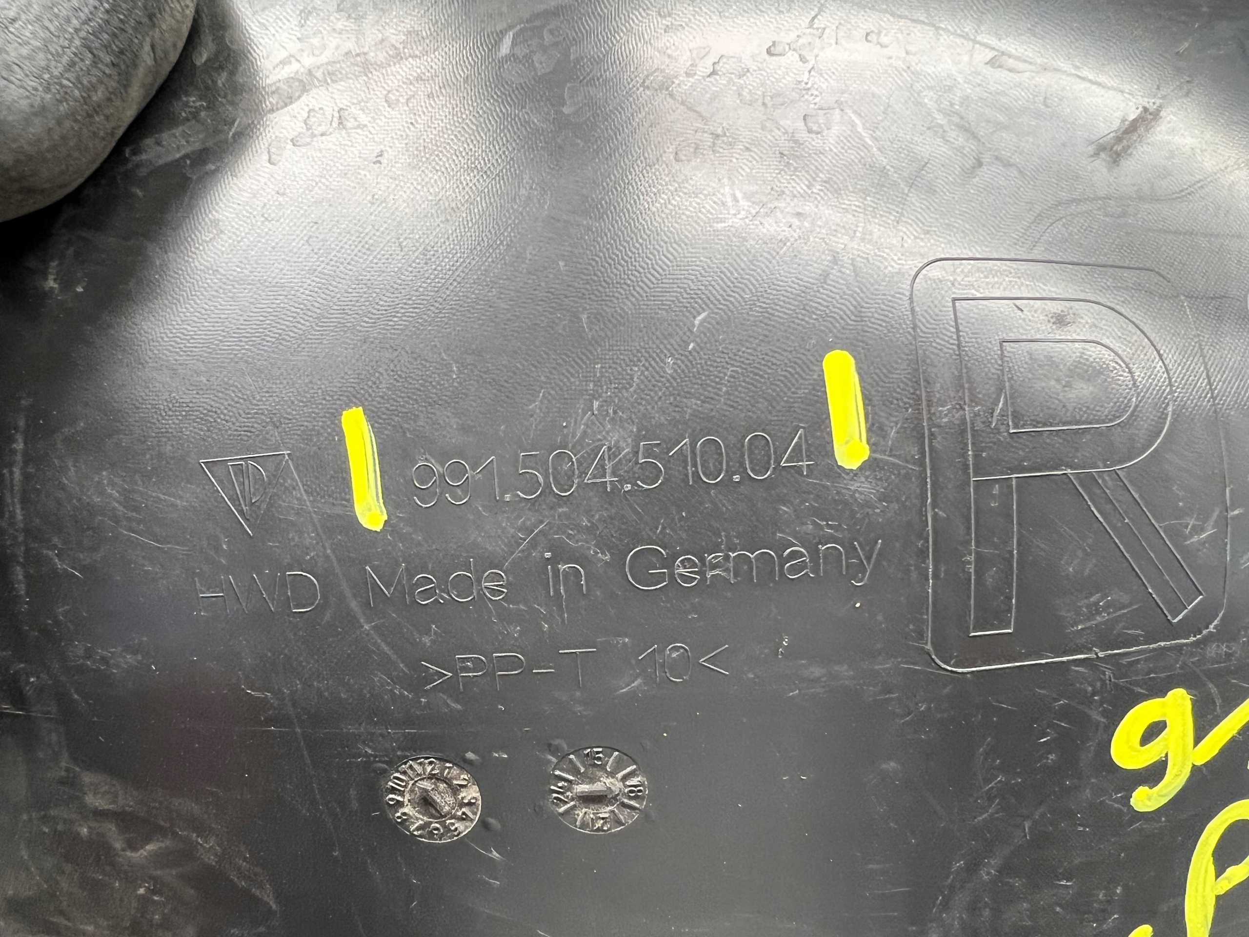 Porsche 911 mudguard right rear part right rear. 99150451004