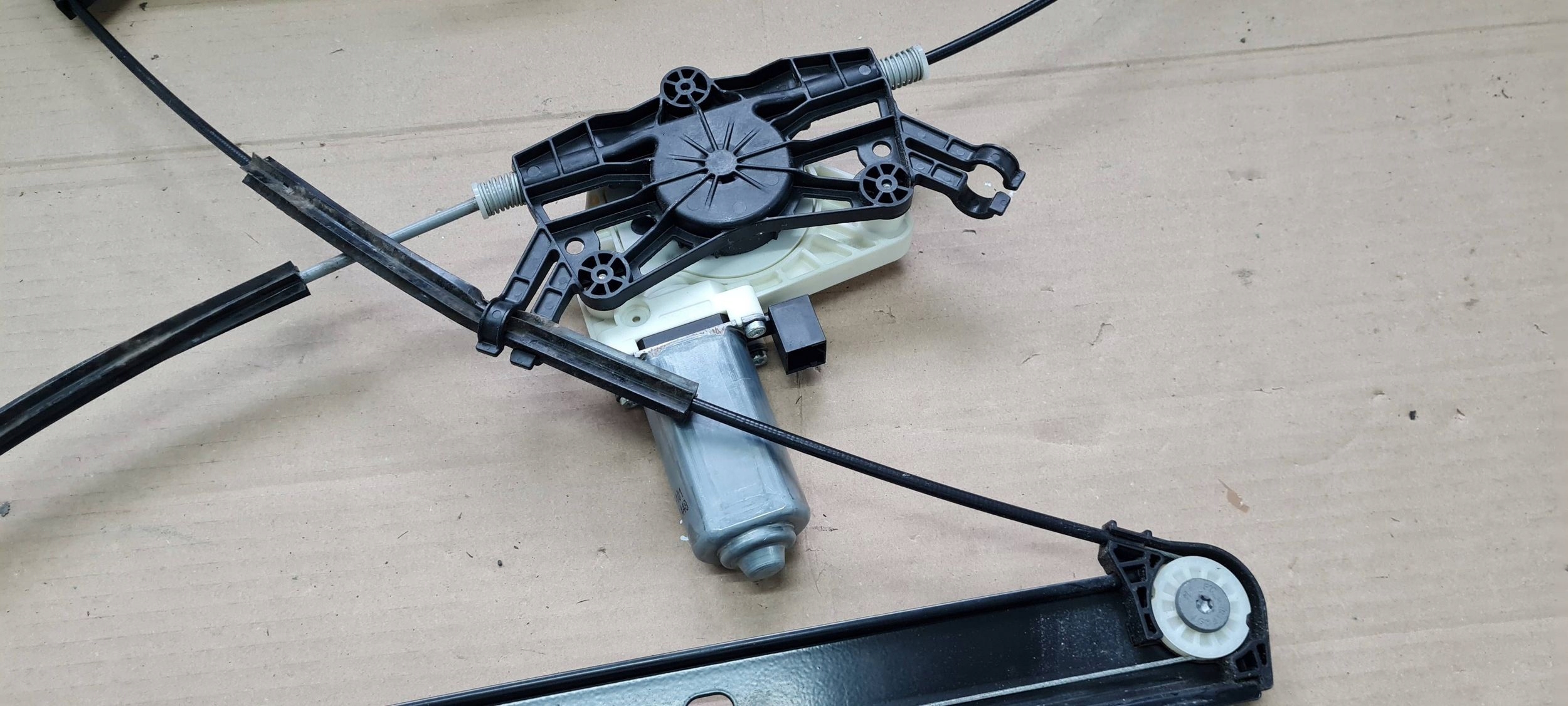 Q5 80A mechanism window regulator right front 80A837462A