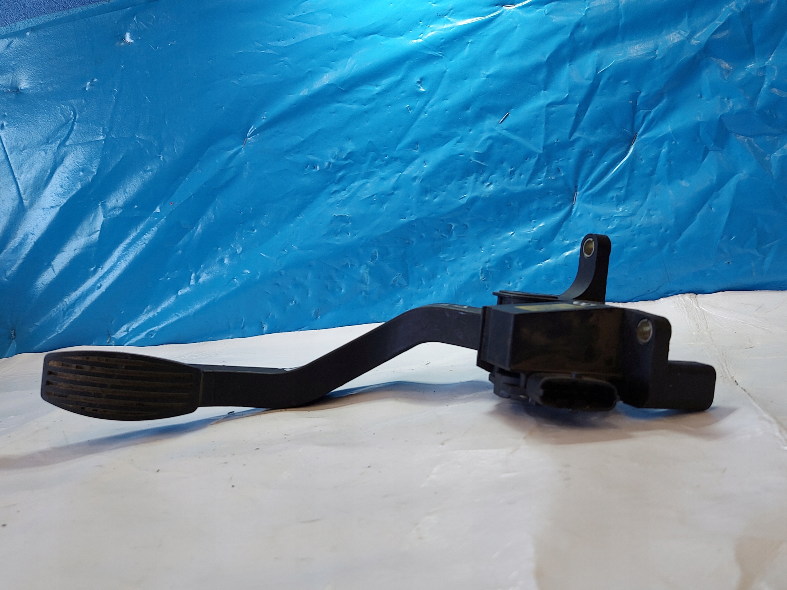accelerator pedal IVECO DAILY 2.3 HPI 0281092632