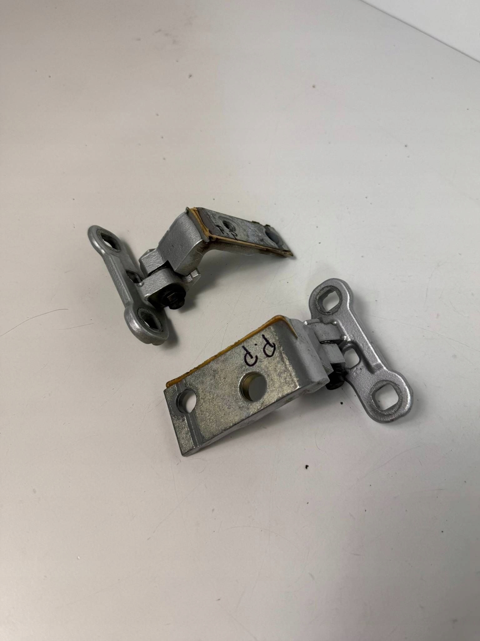 Volvo V60 II hinges door right front 31457957