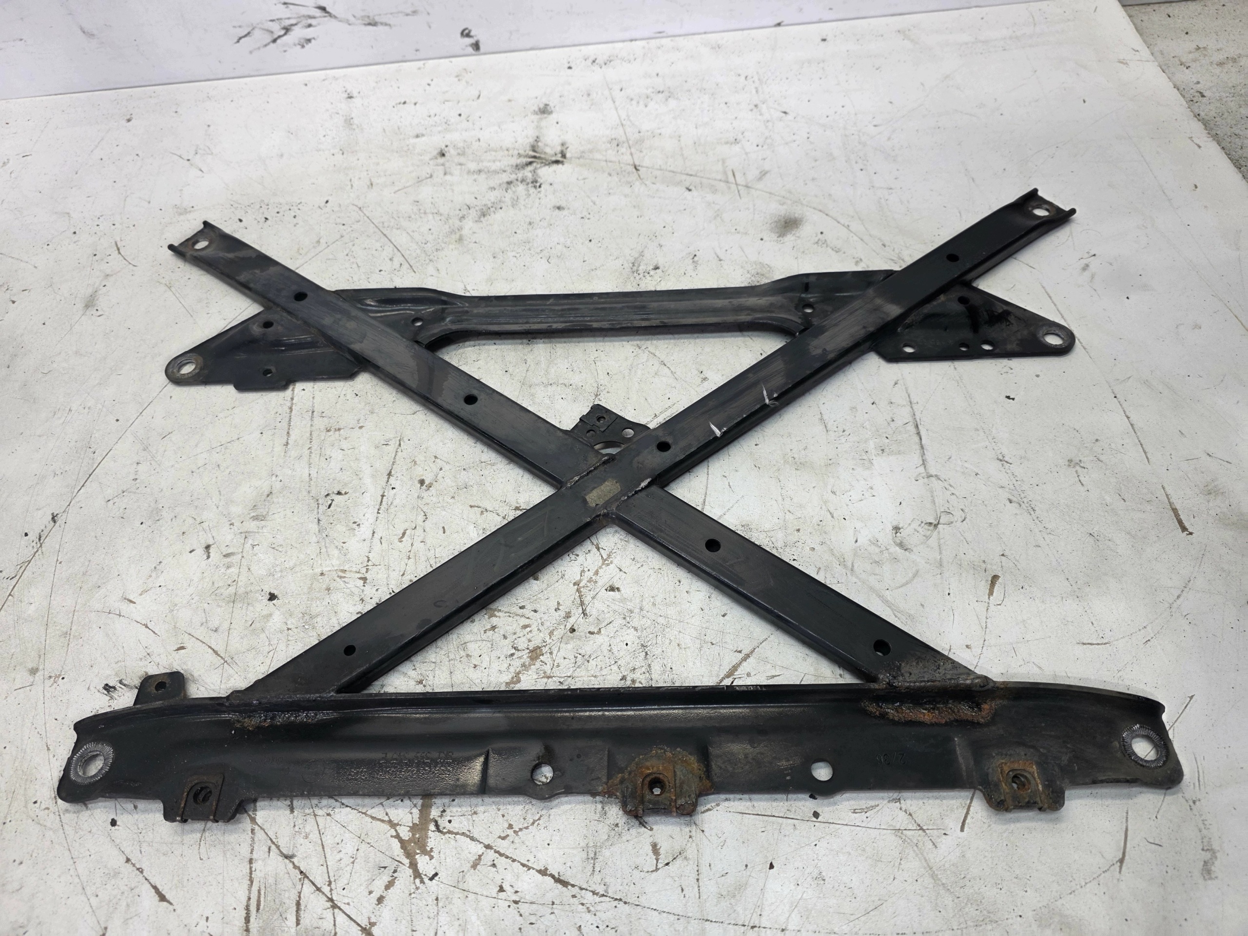 croix traverse support moteur AUDI A4 B8 A5 8T Q5 8K1399345E