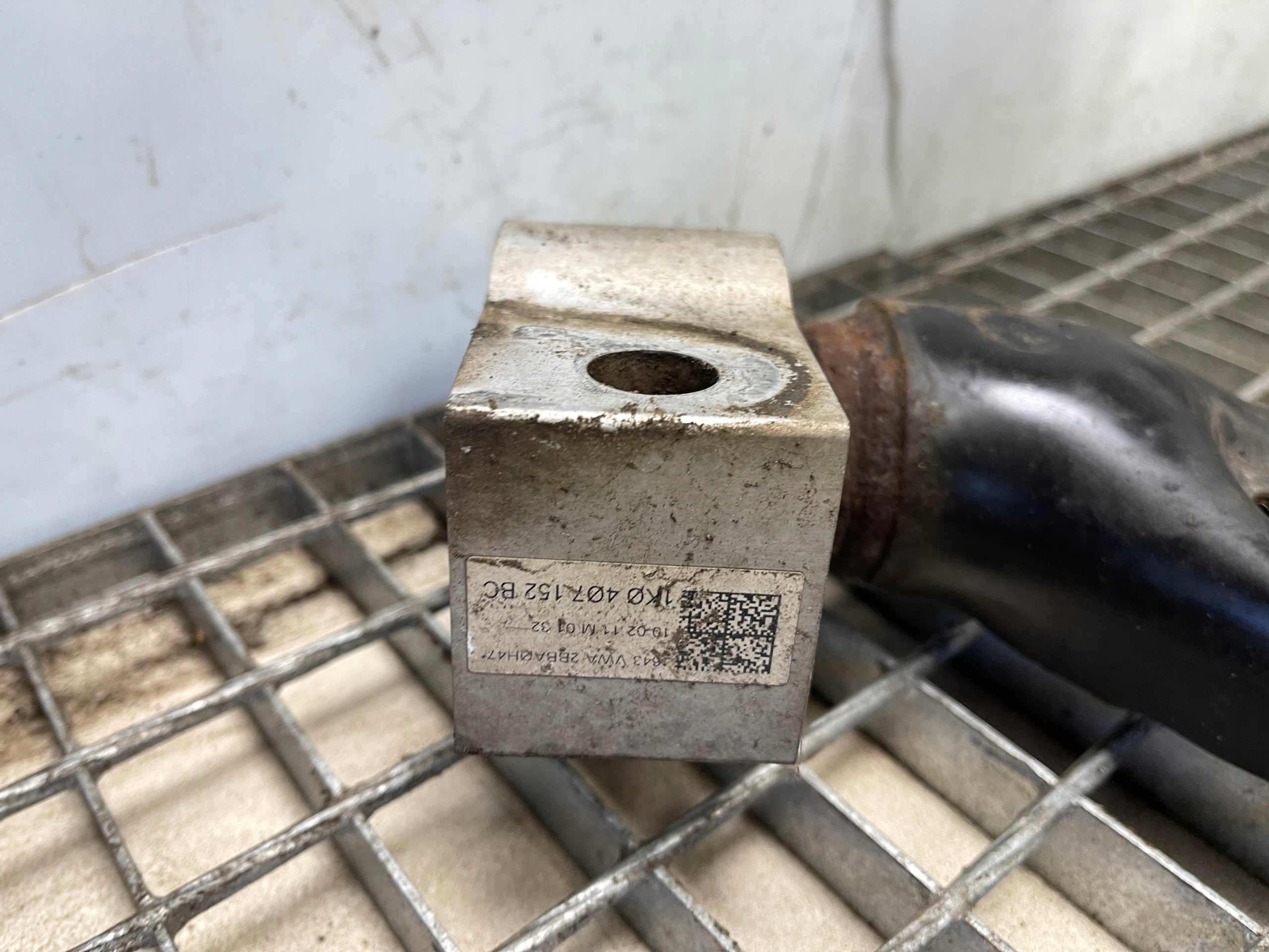 swing front right VW GOLF VI 1.6 TDI complete 1K0413031BH