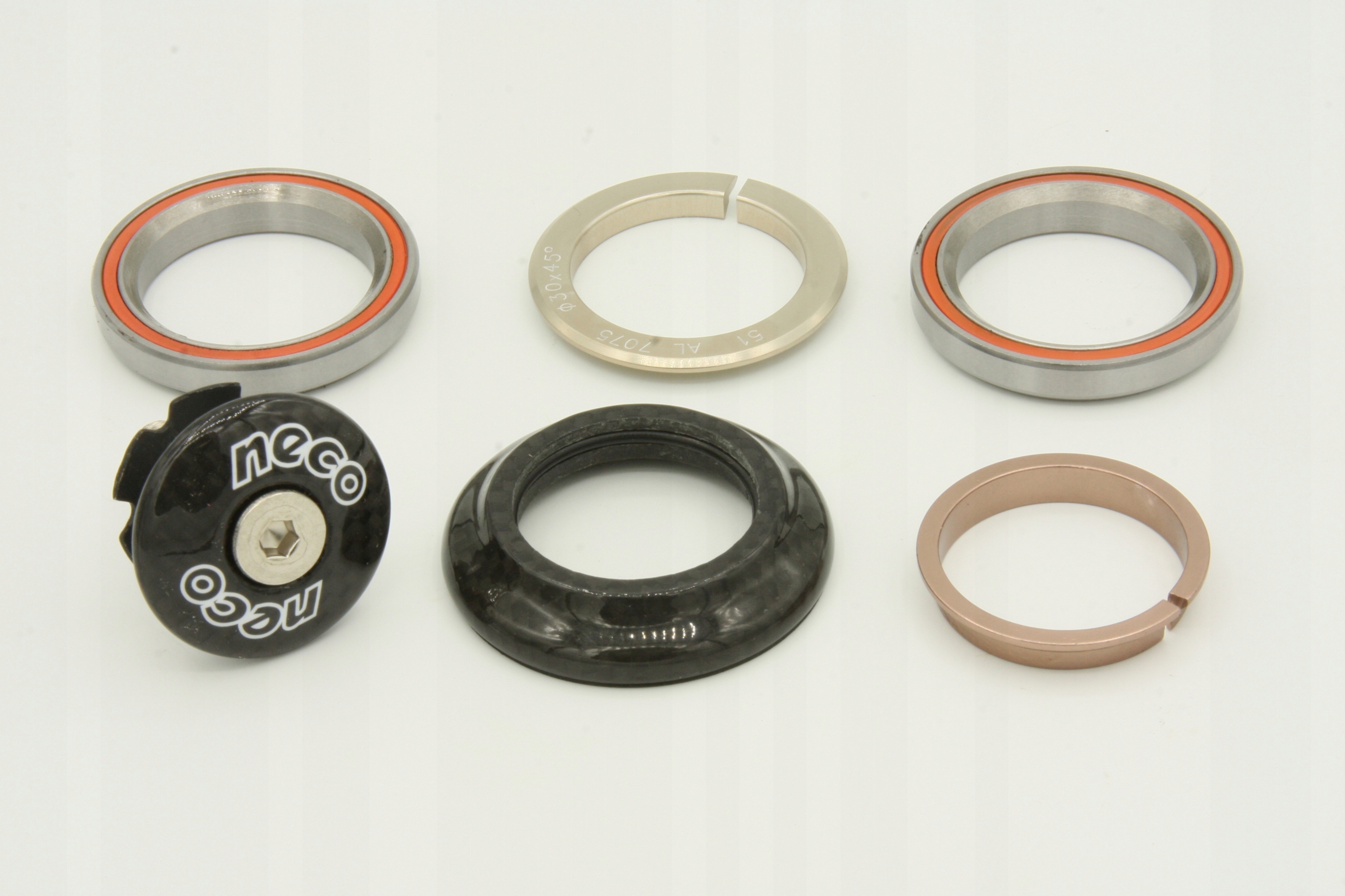 Stery NECO H27 1-1/8"" czarne karbon Rodzaj ahead