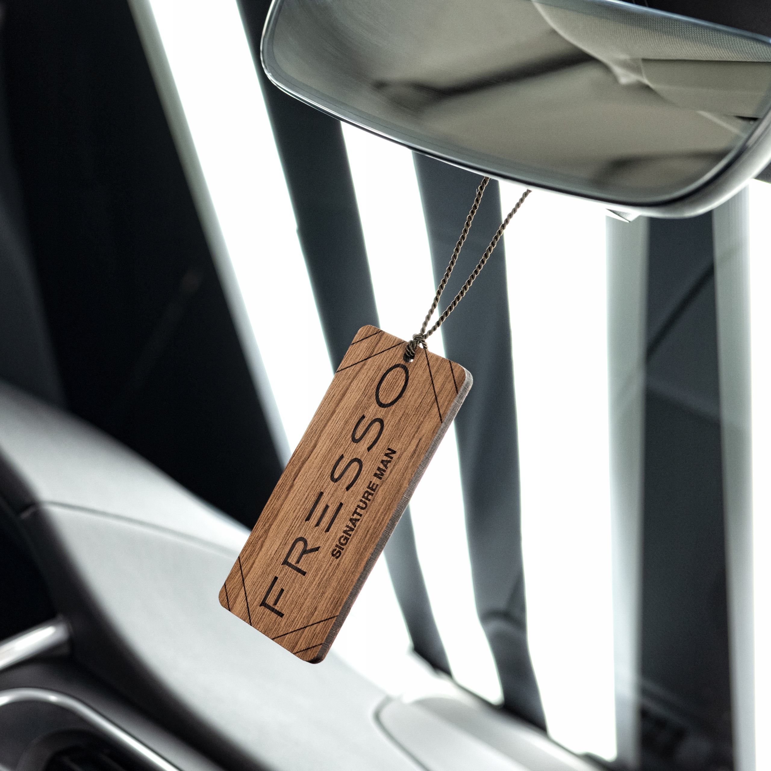 FRESSO DARK DELIGHT ZAWIESZKA PERFUMY SAMOCHODOWE ZAPACH DO SAMOCHODU AUTA EAN (GTIN) 5903282159112