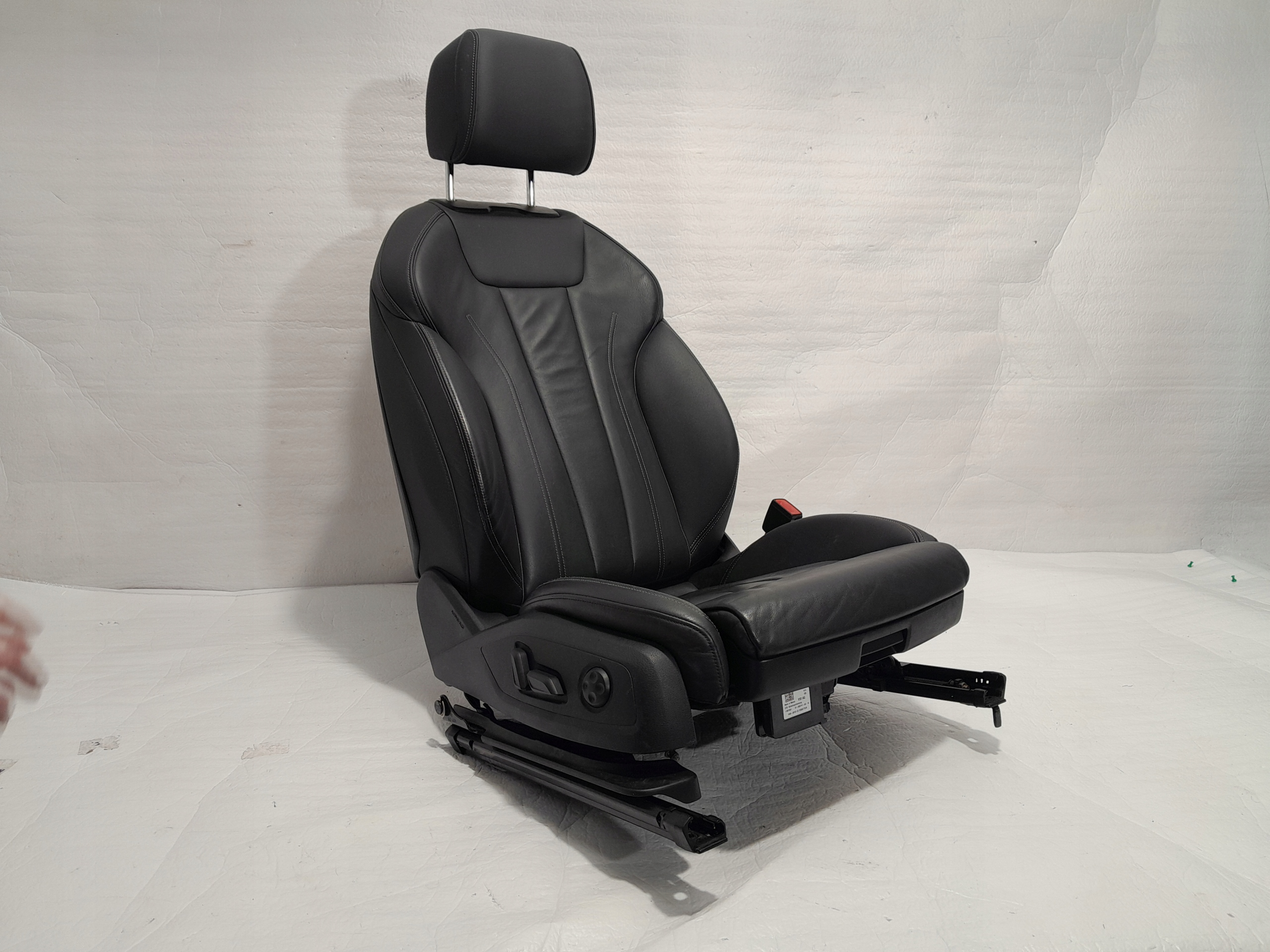 AUDI A4 B9 LIFT seat right front leather PODGRZEWANY 4M0959339
