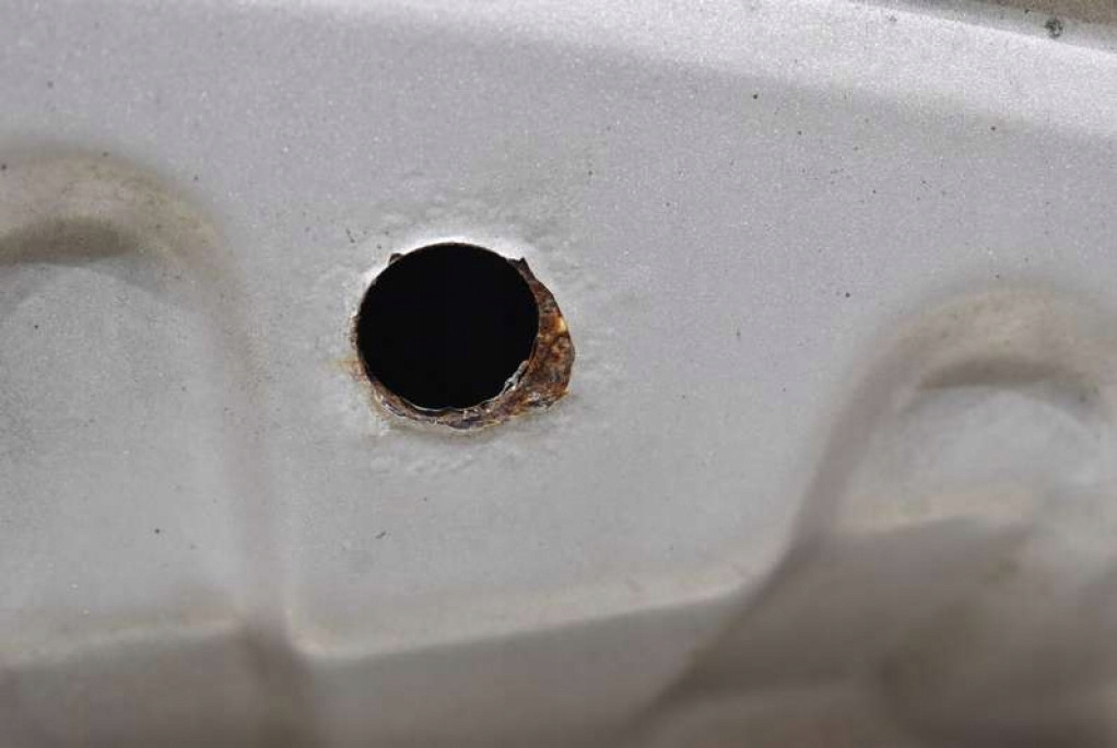cofano SREBRNA NISSAN TIIDA 04-12