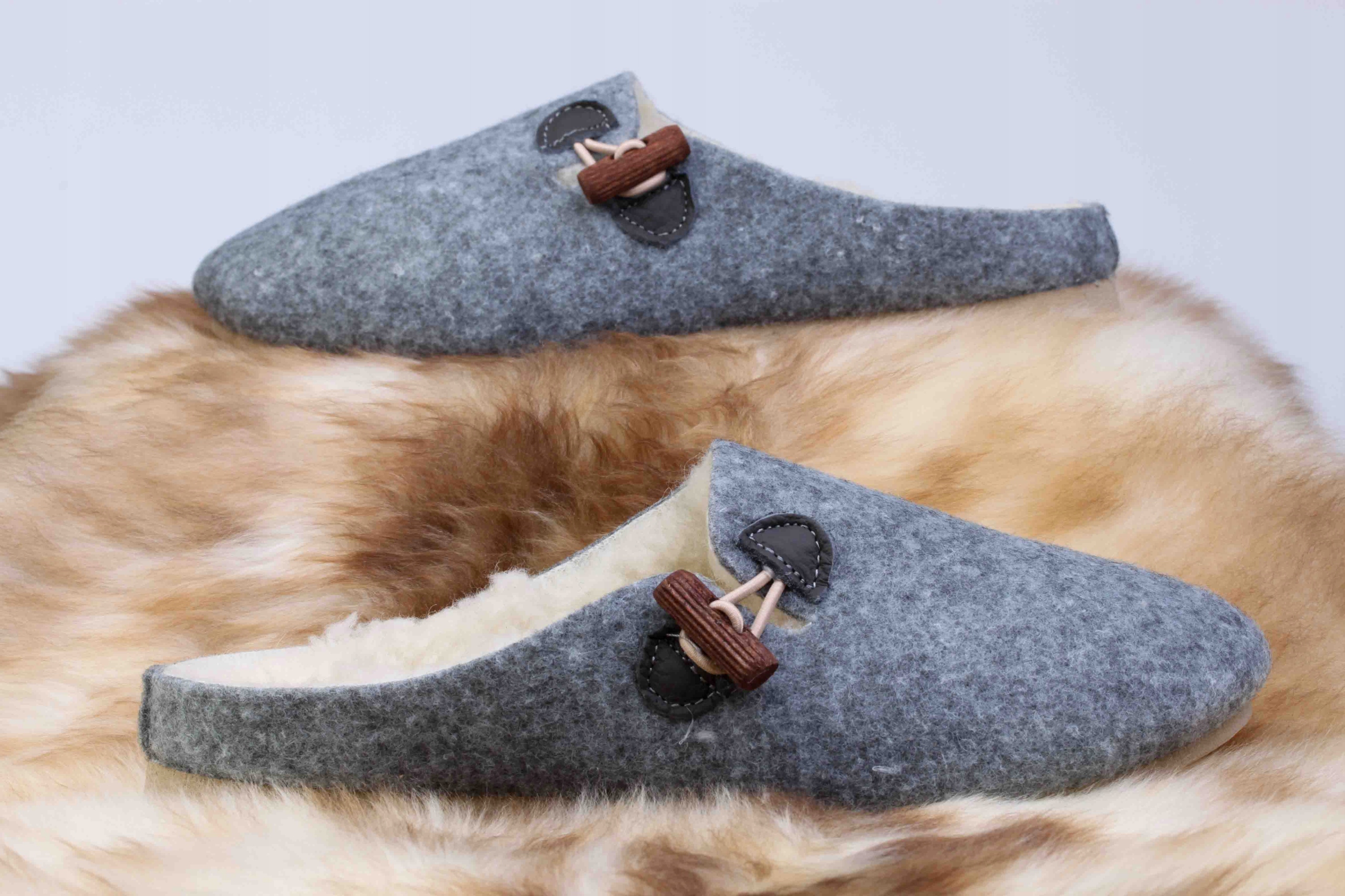 Klapki filcowe ocieplane kapcie wełniane 1414 42 Materiał zewnętrzny filc