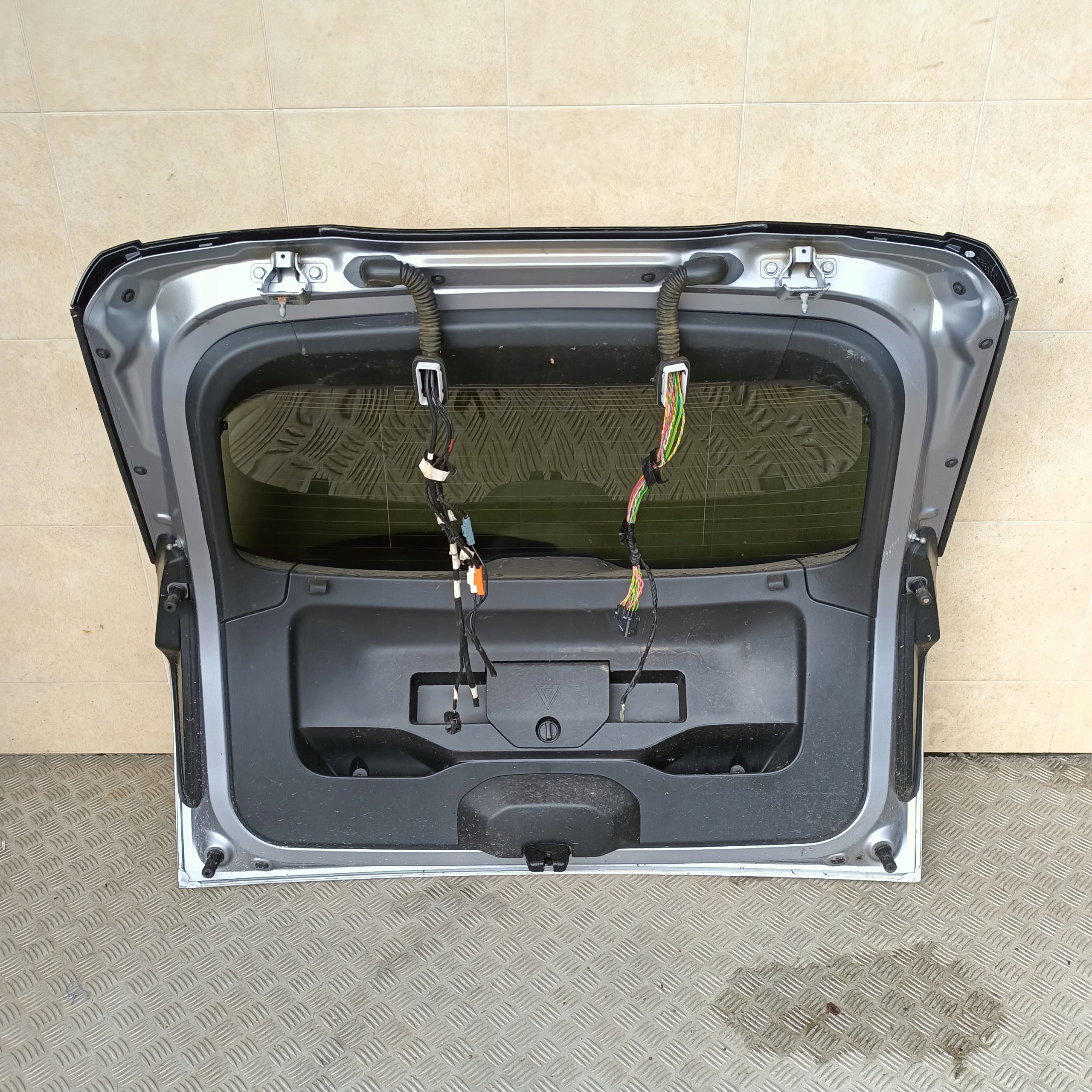 boot doors PEUGEOT 2008 II KAMERA