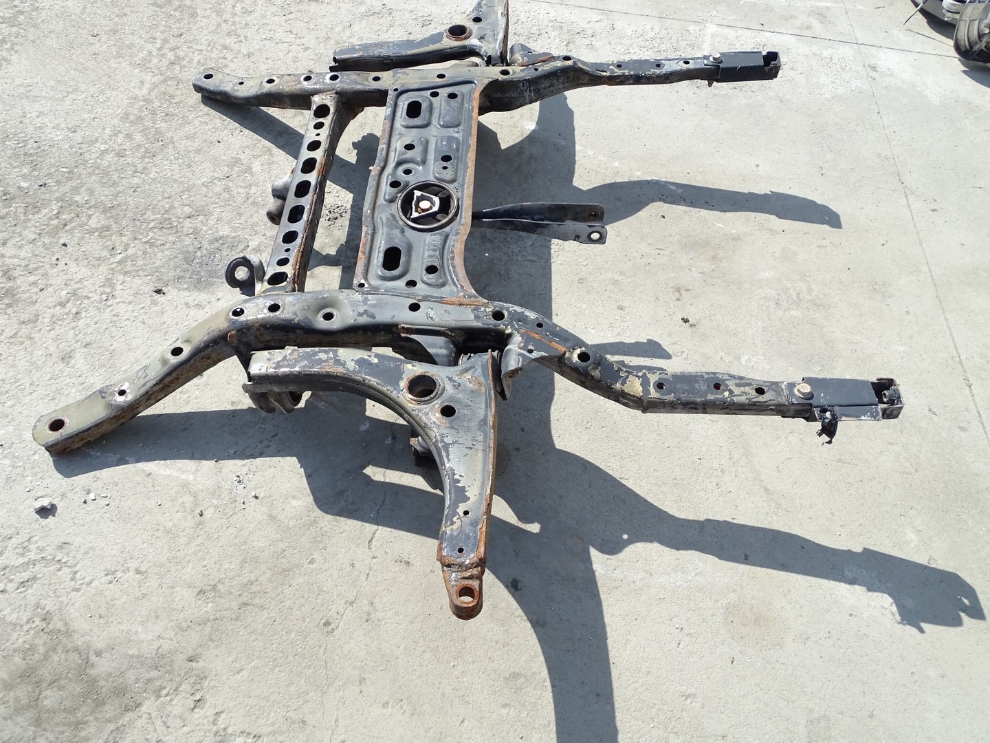 axle beam subframe axle beam front front CRAFTER II MAN TGE 2N0199315J 422449181