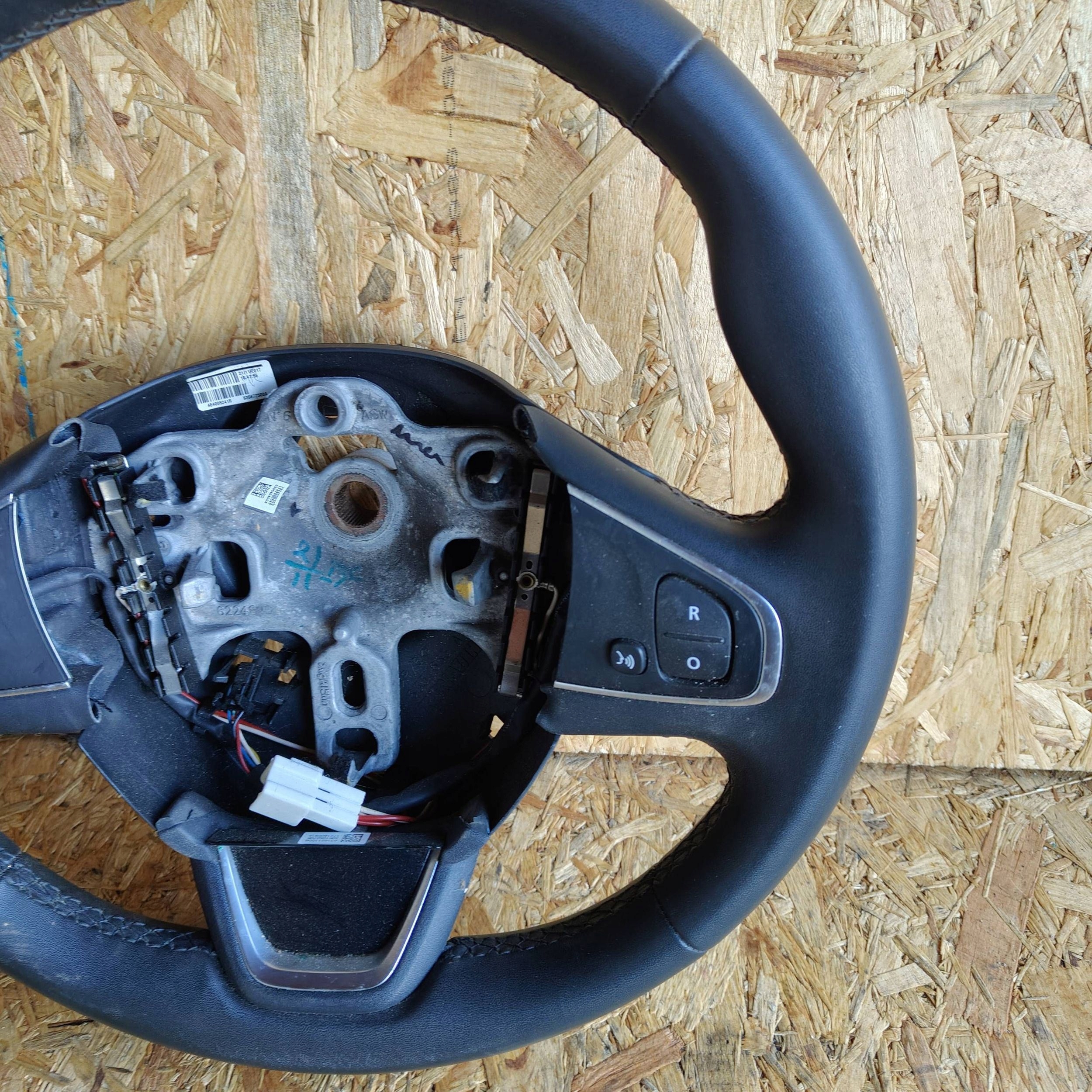lenkrad Renault Clio IV 484005241R