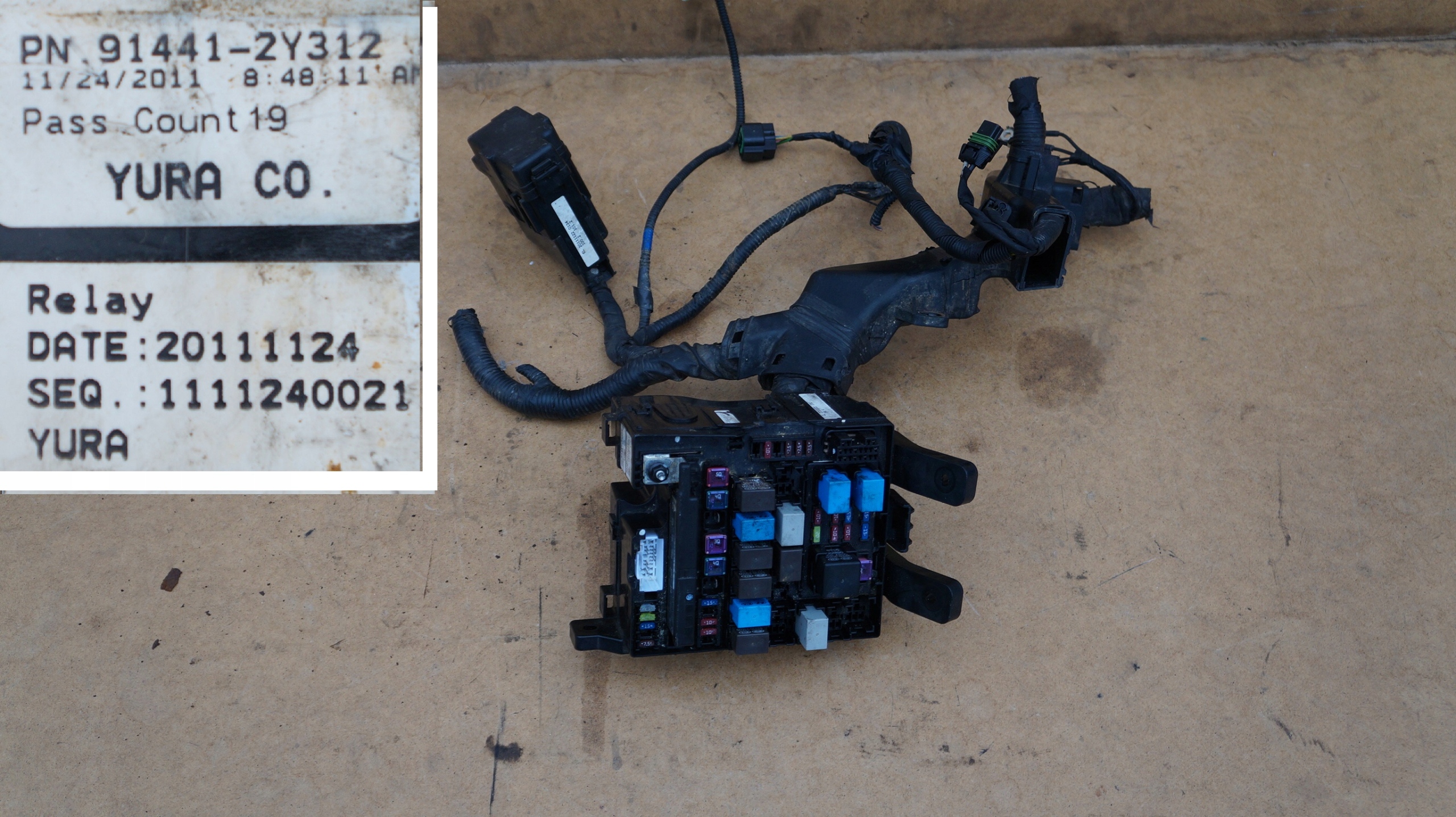 HYUNDAI IX35 10- PUSZKA BEZPIECZNIKÓW 91441-2Y312