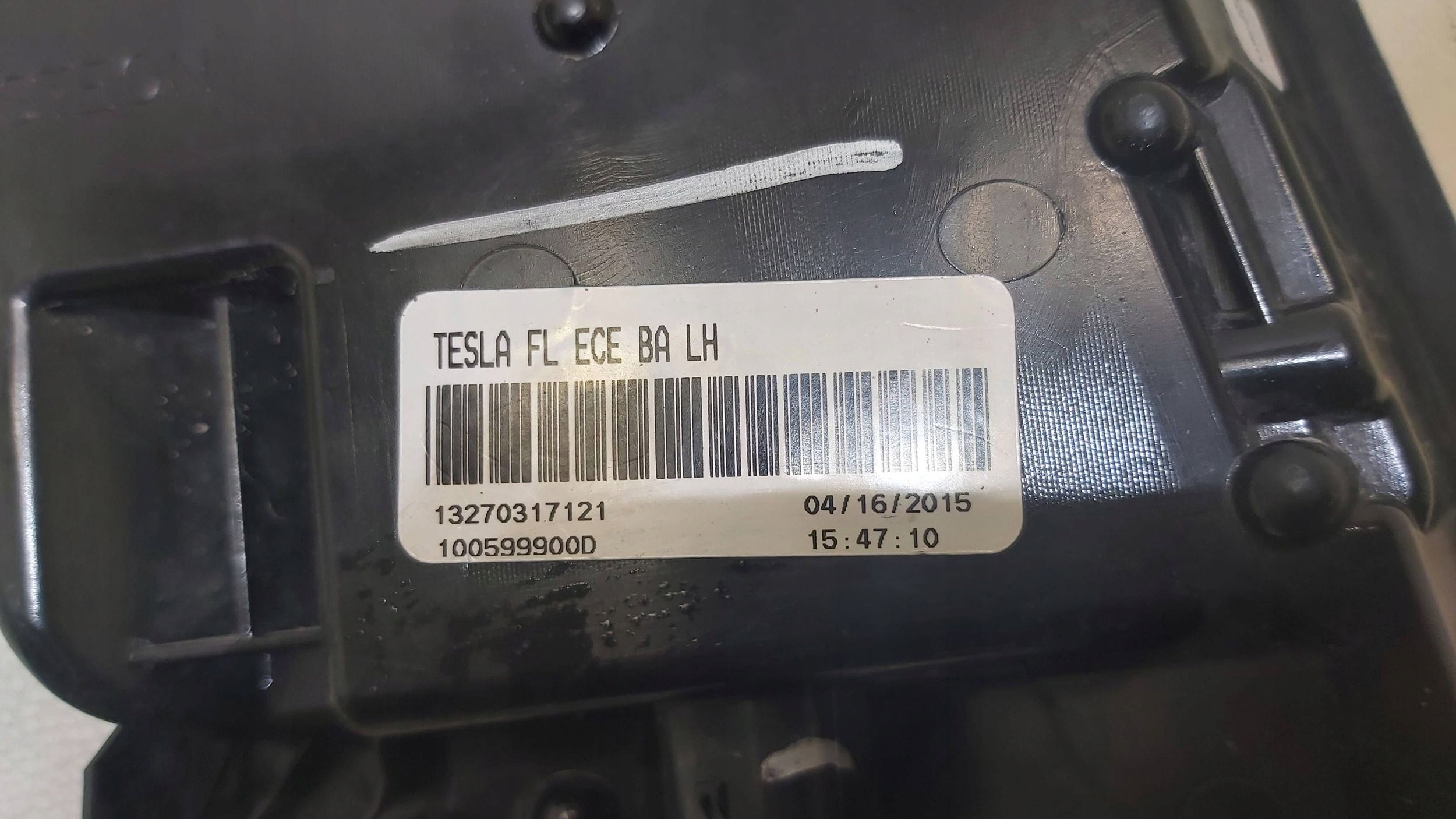 ГАЛОГЕН заглушка левый tesla MODEL S 1005999-00-D