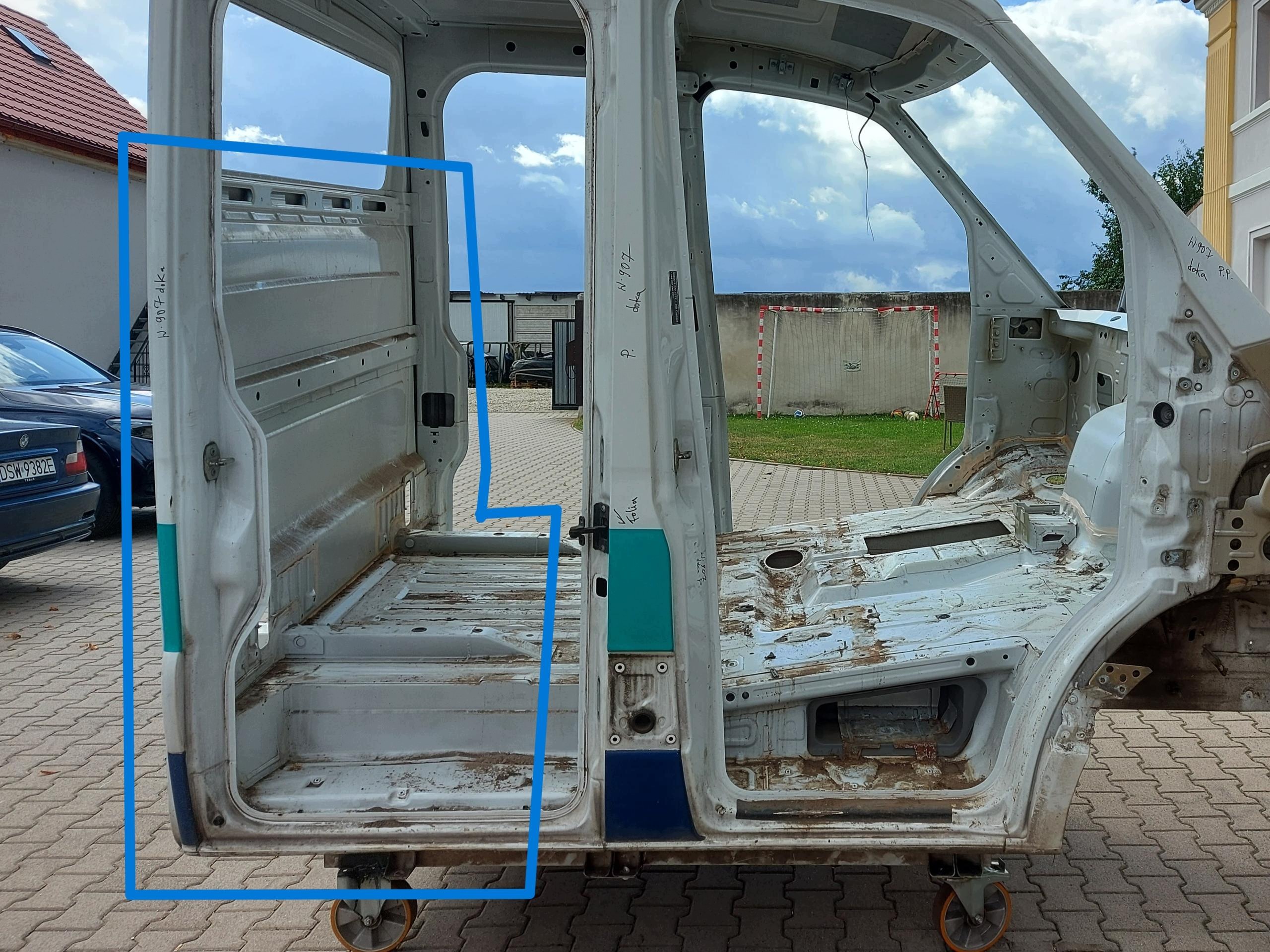 Mercedes Sprinter w907 2020, Sciana rear threshold pillar DOKA