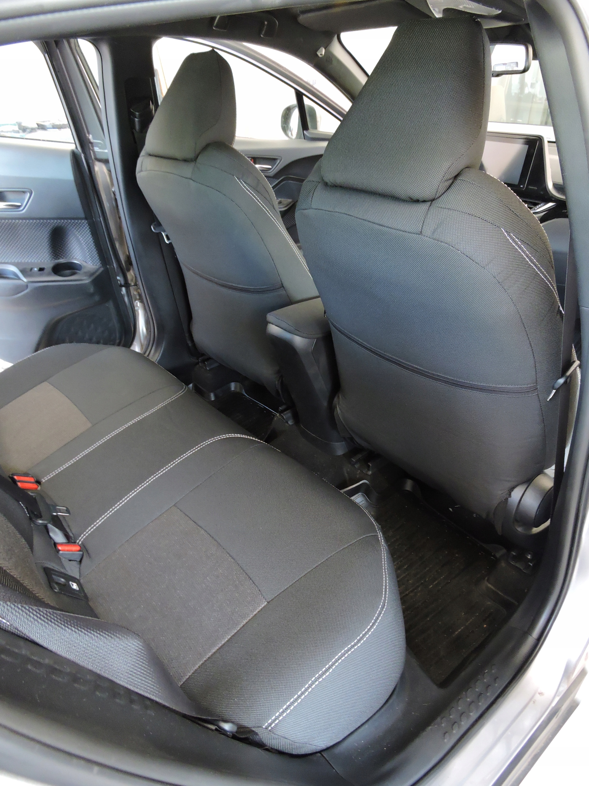 Pokrowce z tkanin tapicerskich Toyota Corolla E210 Rodzaj Dedykowane