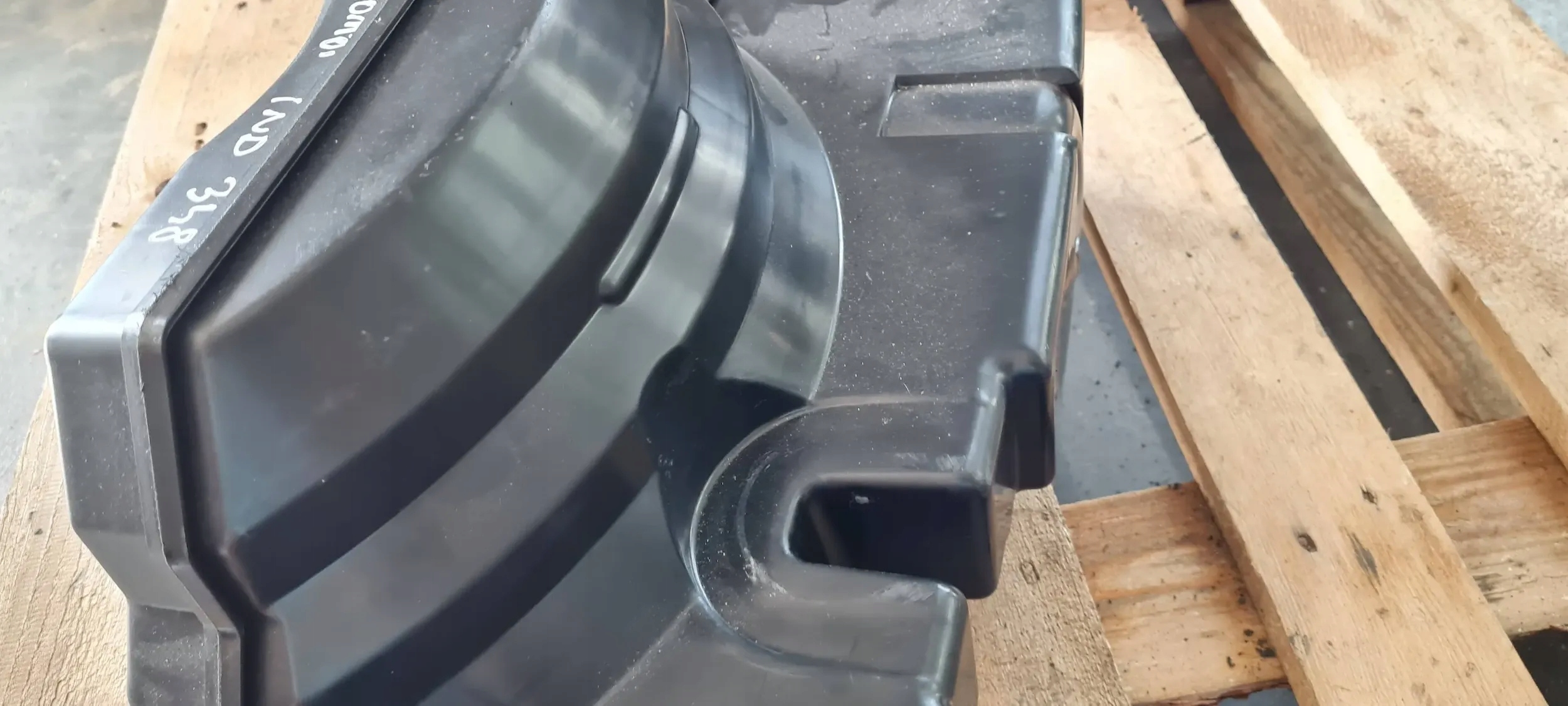 A4 B9 8W speaker BASOWY SOOBOWER boot KOMBI 8W9035382D