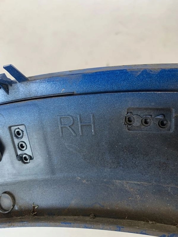 Ford Puma cap fender right moulding
