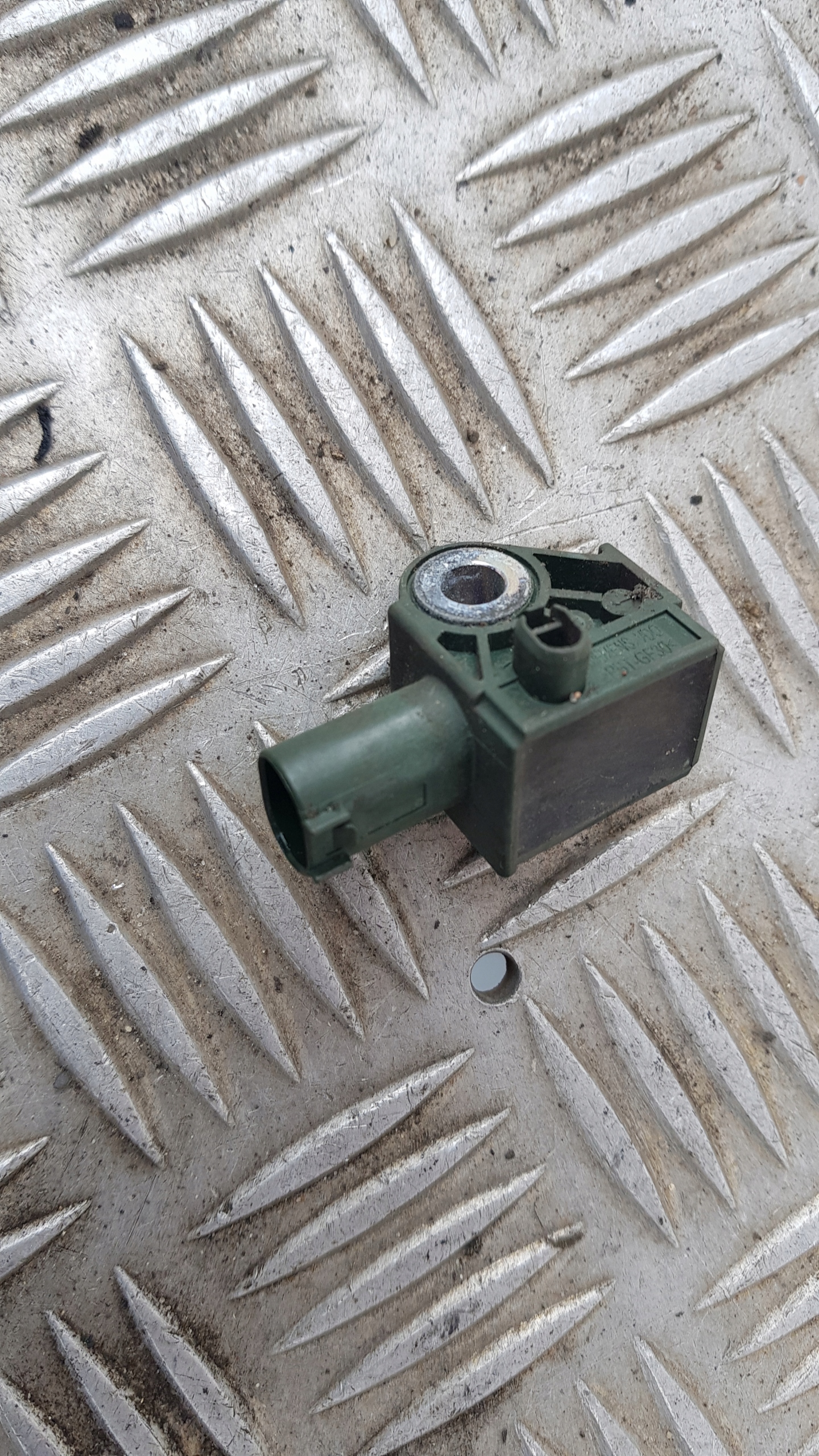 MERCEDES W212 Crashsensor Drucksensor a1729056000