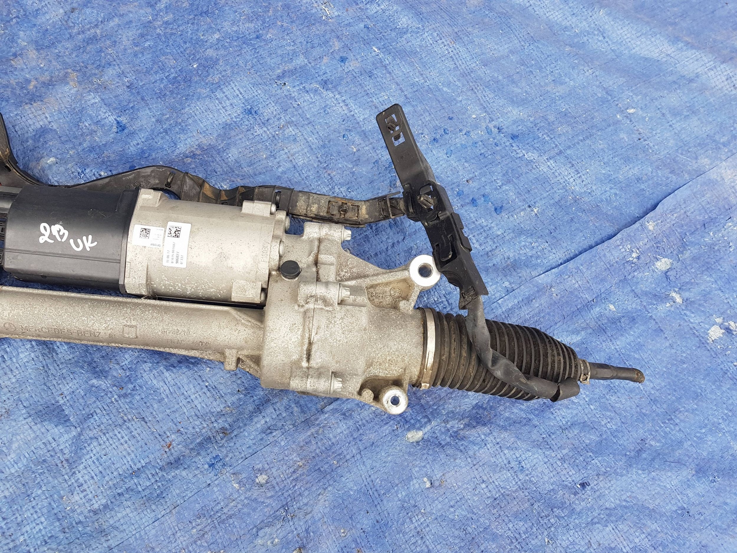 Boîter direction Boîter direction Mercedes E W213 2134606401 ANGLIK