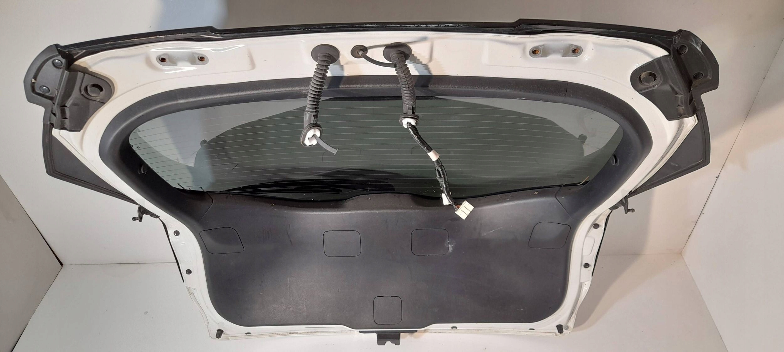 Toyota C-HR and 2016-19 boot doors 070 (H183)