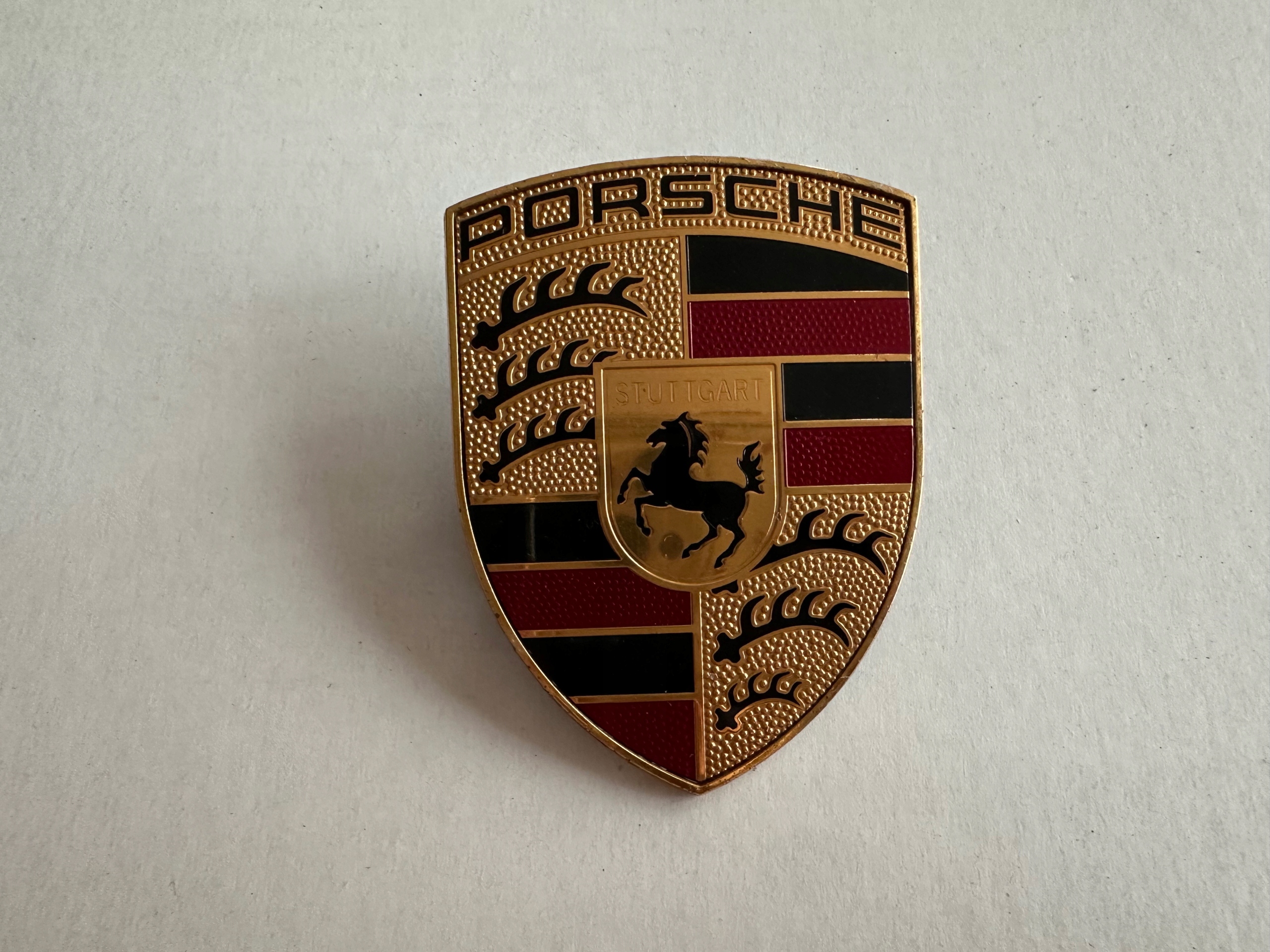 EMBLEMAT ZNACZEK PRZÓD 99155921502 PORSCHE MACAN Numer katalogowy części 99155921502 991559215 PORSCHE MACAN