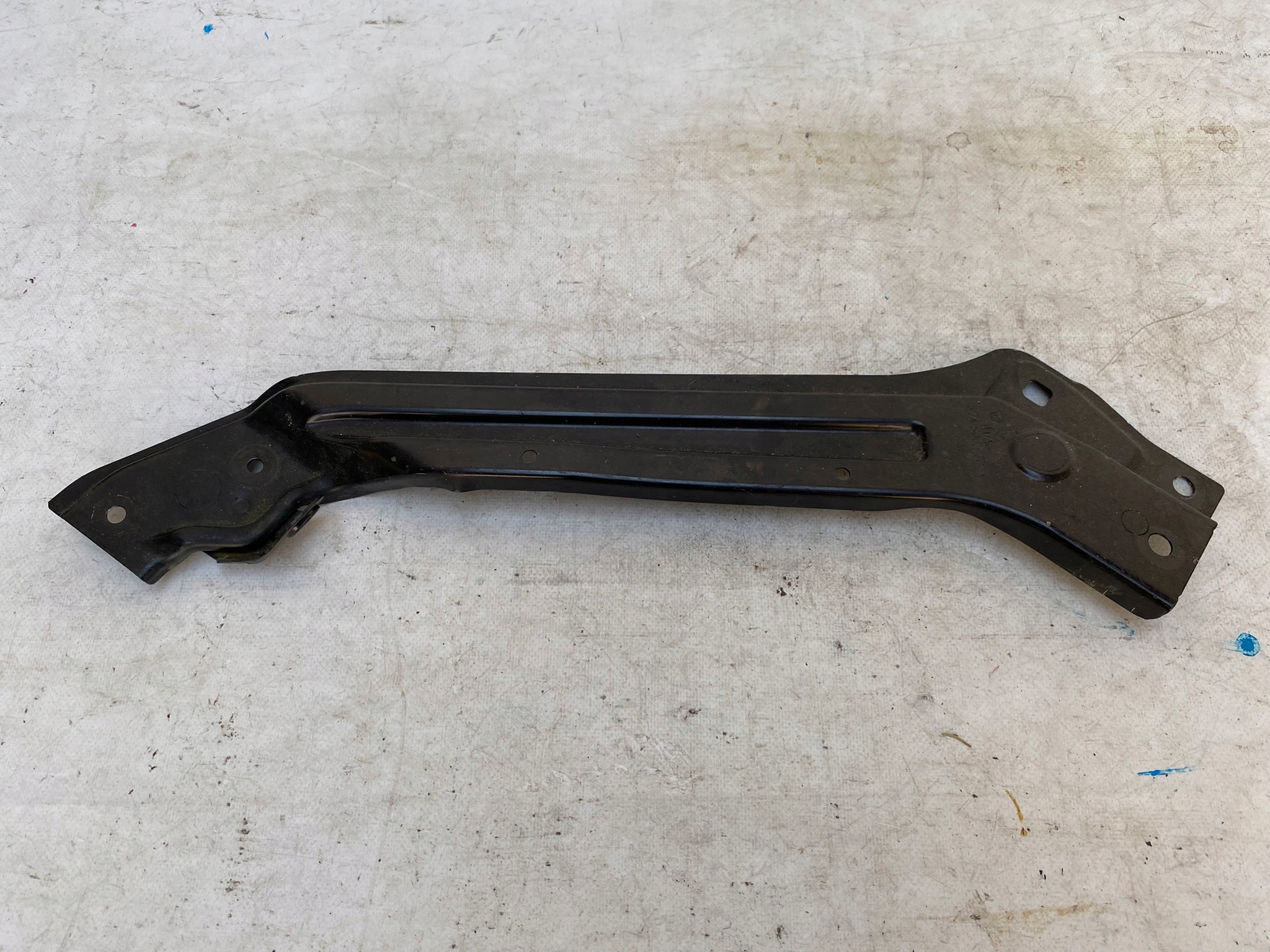 SKODA KAROQ 17- holder supports lights front support panel for radiators console 57A806930A