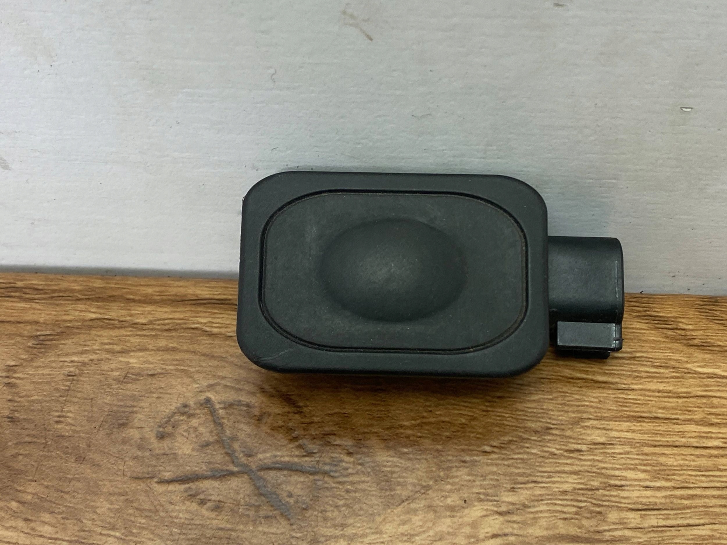 button of the opening boot Ford Escape IV Kuga MK3 2020+