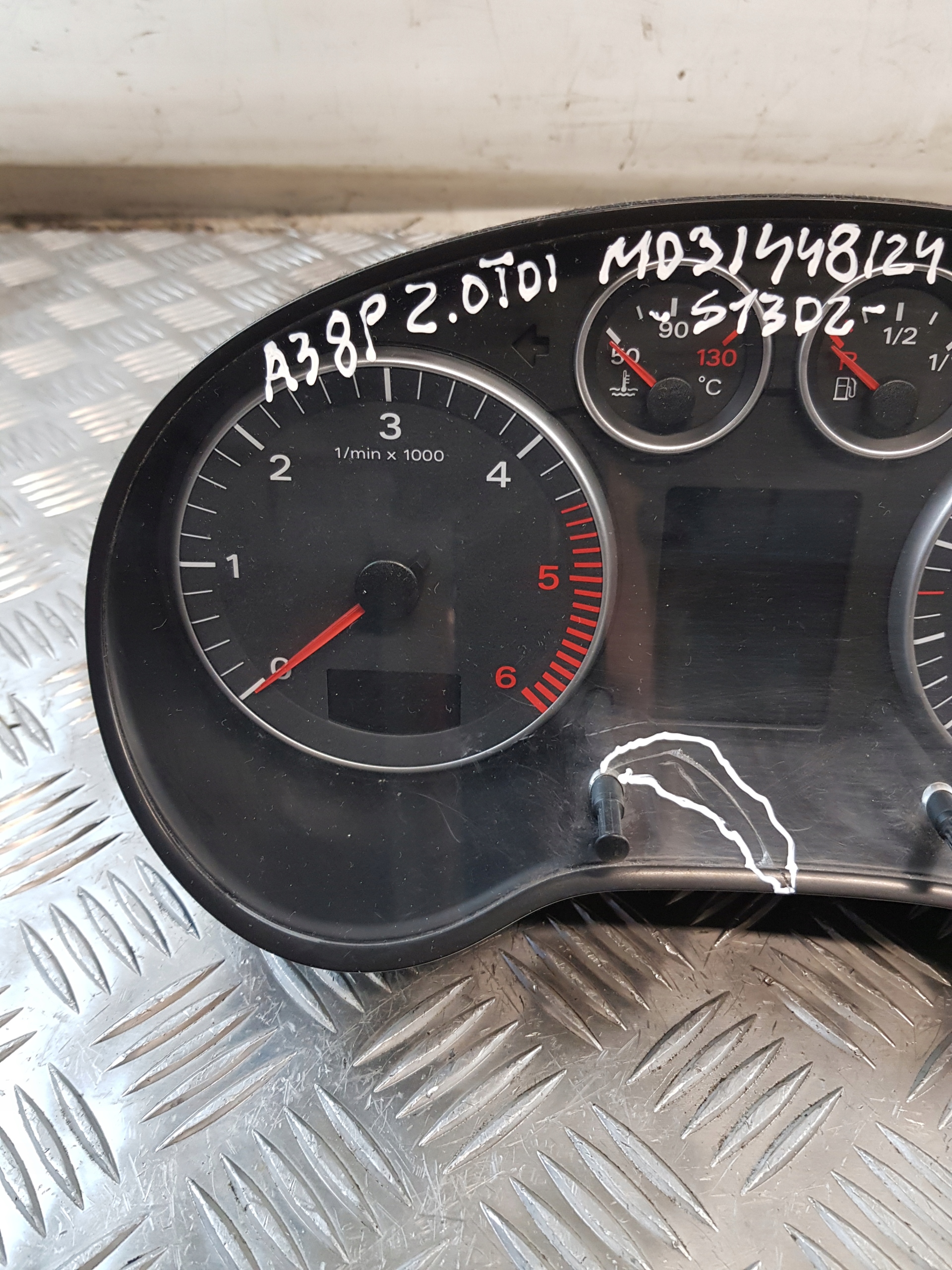 AUDI A3 8P 2.0TDI dials 8P0920930F EUROPA