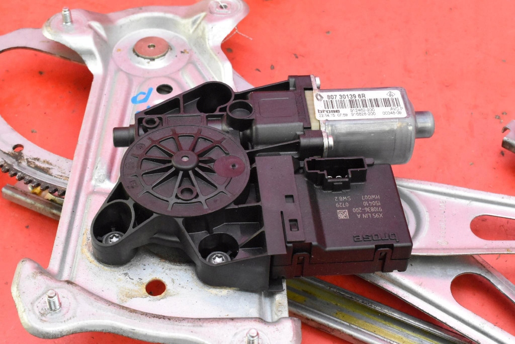 window regulator right front EU 807203154R RENAULT MEGANE 3 III KOMBI 08-14