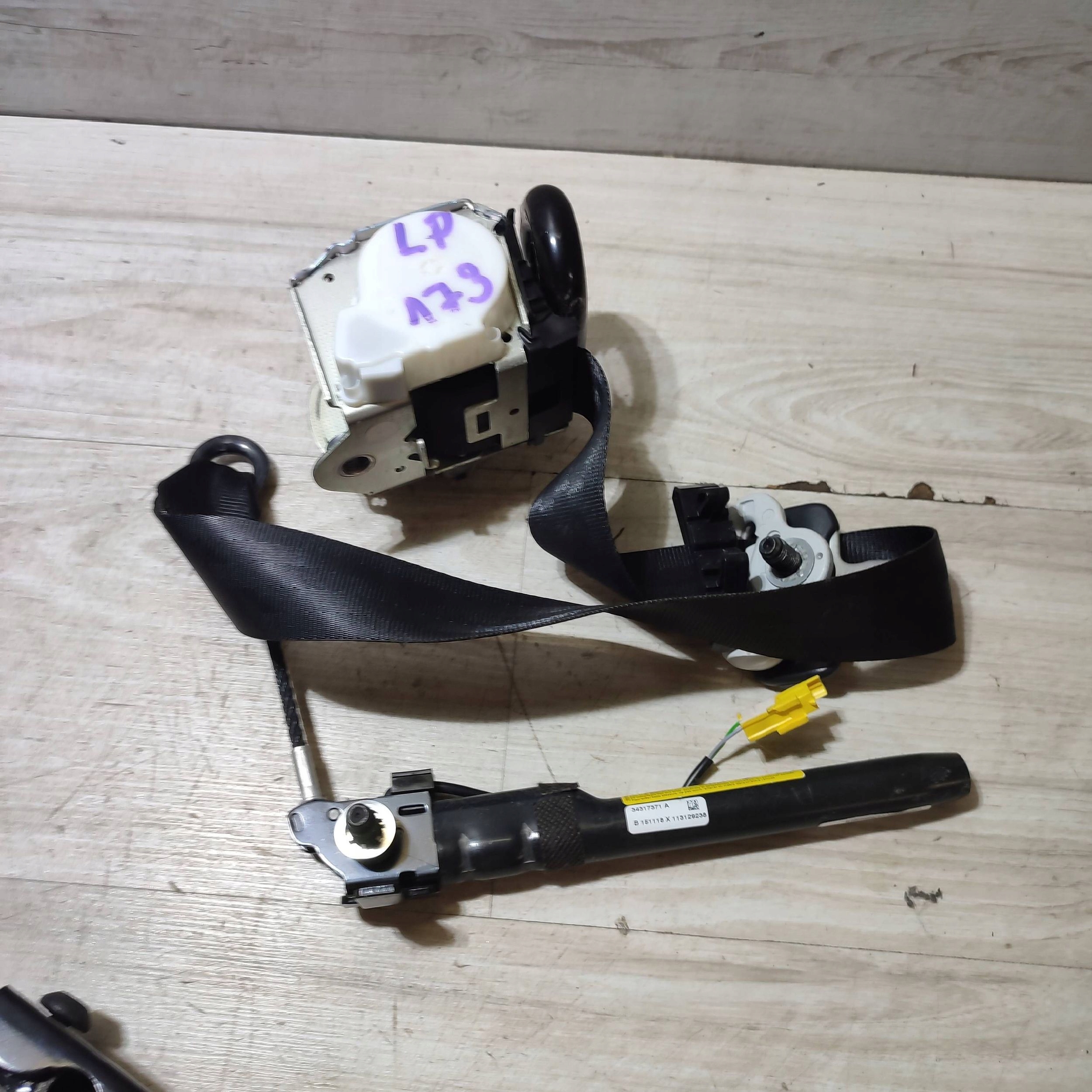 front tension belt safety front side left Fiat 500X 07357034560
