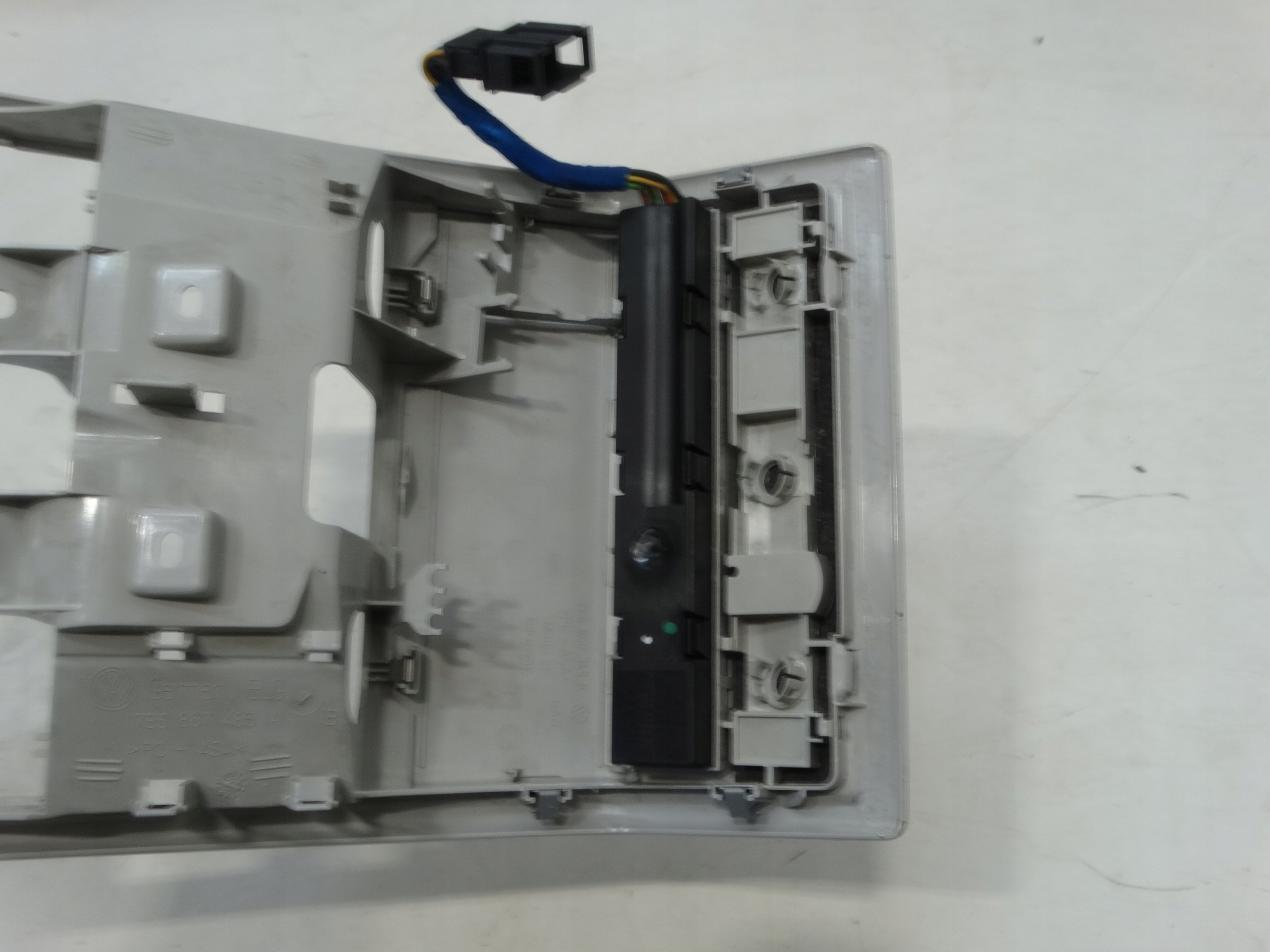 PANEL OSWIETLENIE vnitra předek VOLKSWAGEN T5 LIFT T6 7L6868349K