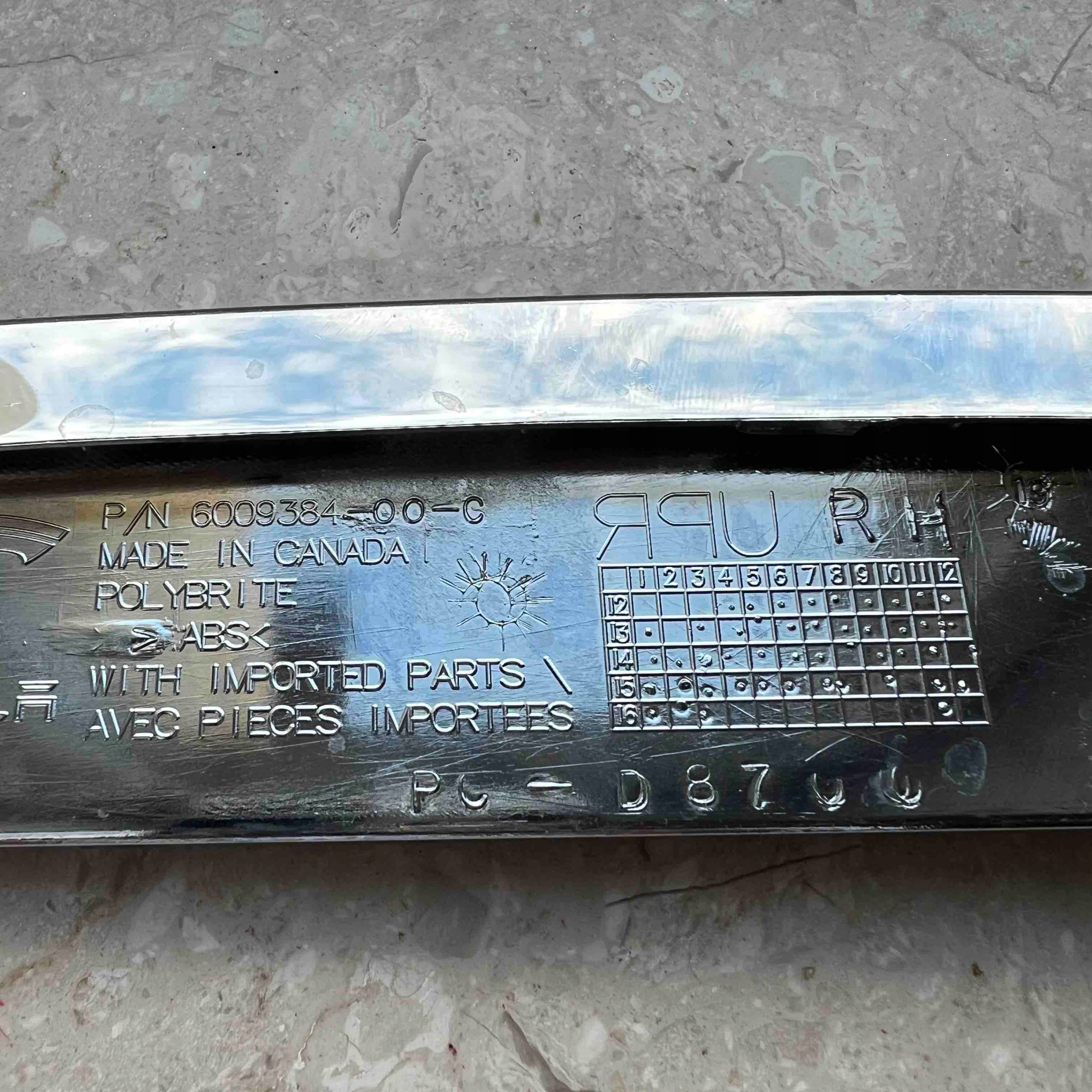 Tesla Model S 2016- Chrom lišta nárazníku pravá záď 6009384-00-C