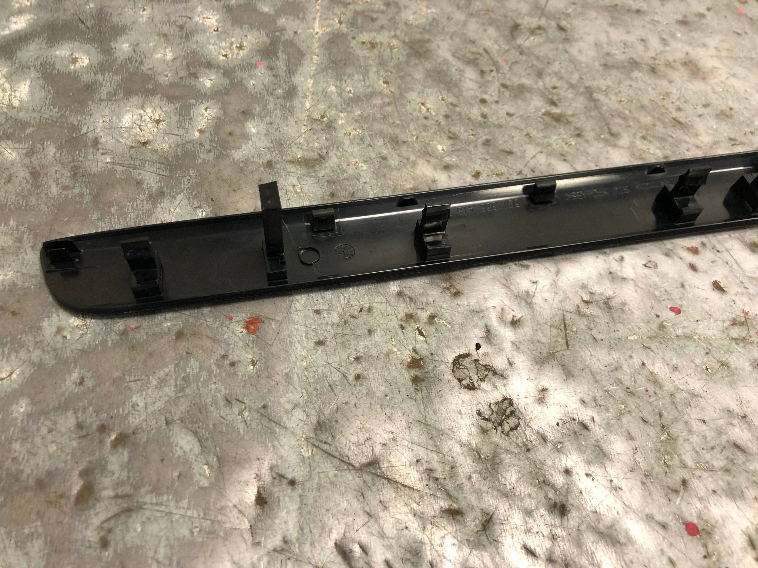 Moulage DEKOR Console VW GOLF VII 5G1858418B