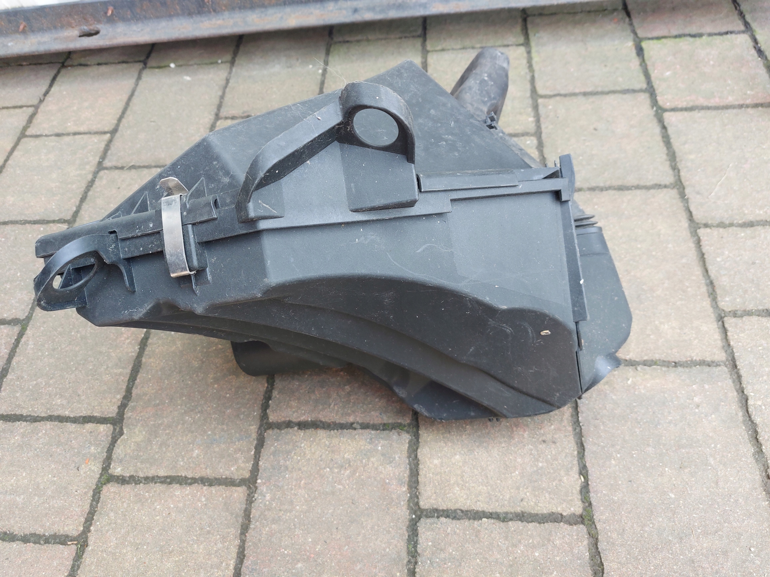 BMW 1 E87 DIESEL Gehäuse filter luft 7797460