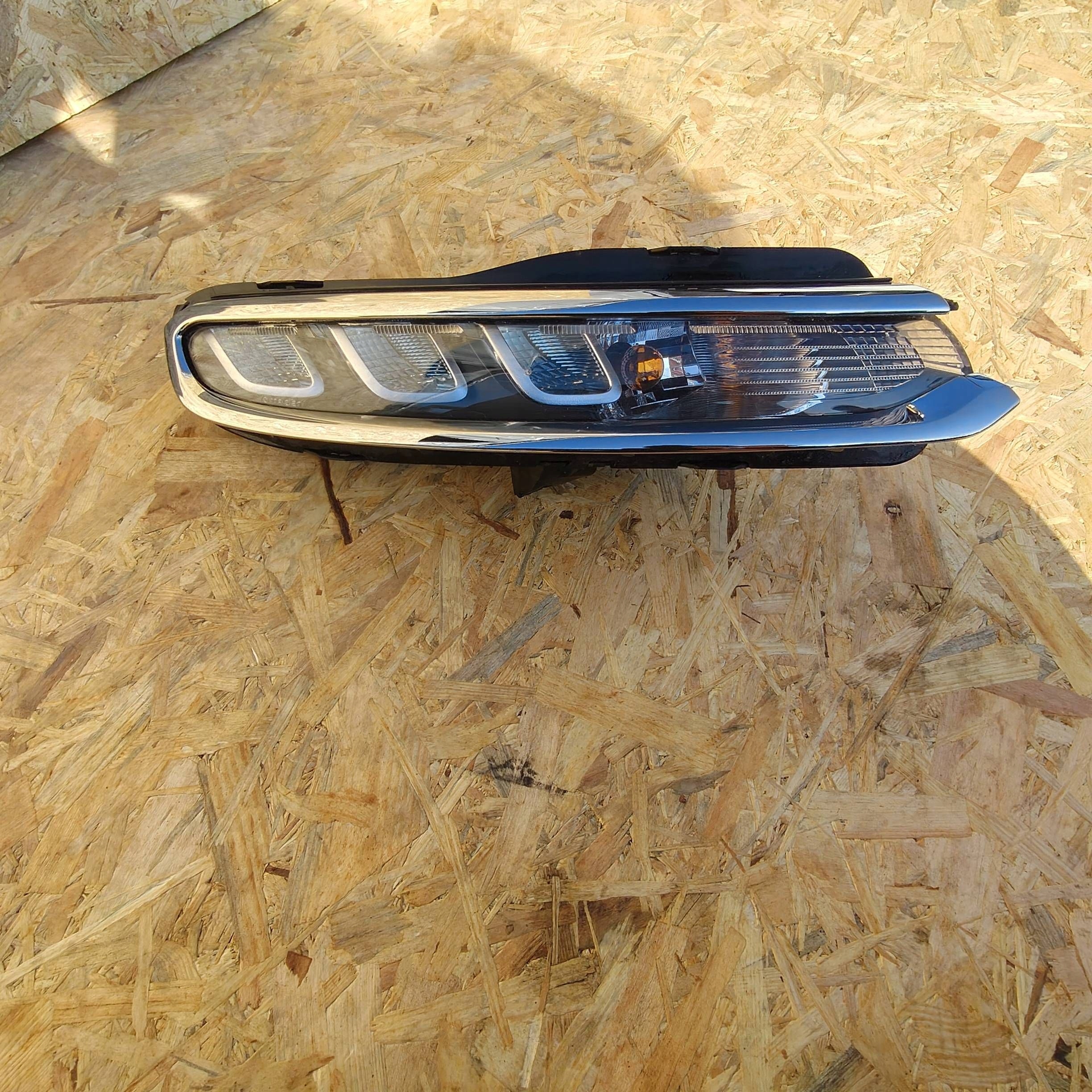 Citroen C3 2017 front side right light LED do running daytime