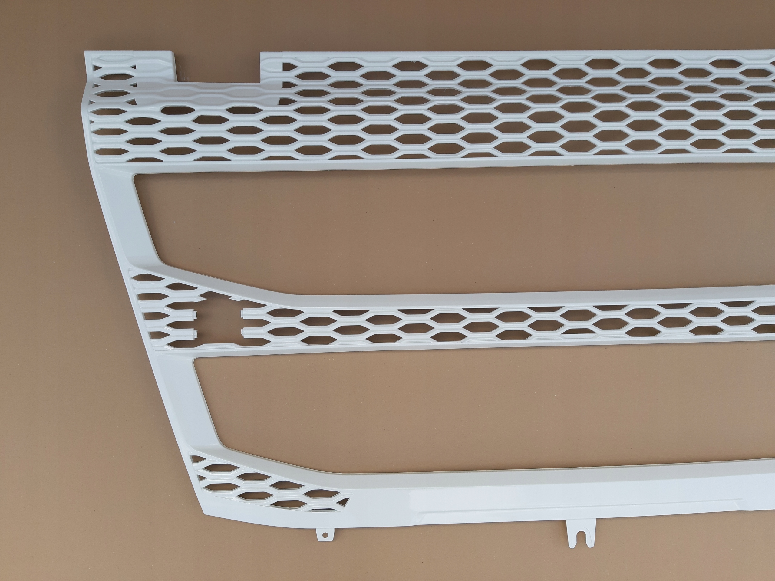 VOLVO FH5 GRILL ATRAPA CHŁODNICY PRZÓD Producent części Volvo OE