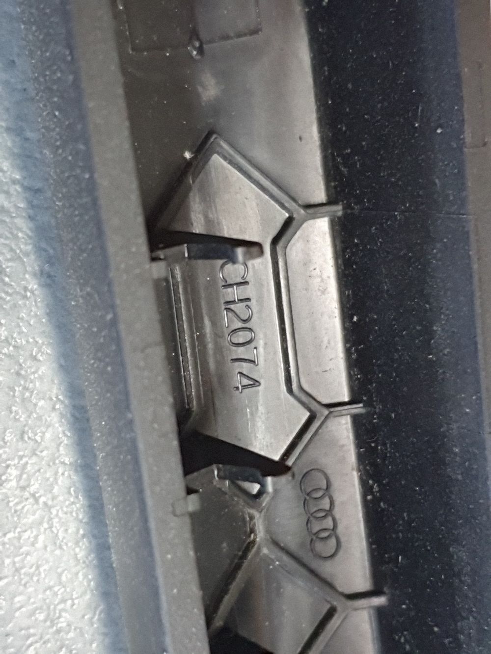 Audi Q6 e-tron wischerarm hinten pioro 4KE955407B