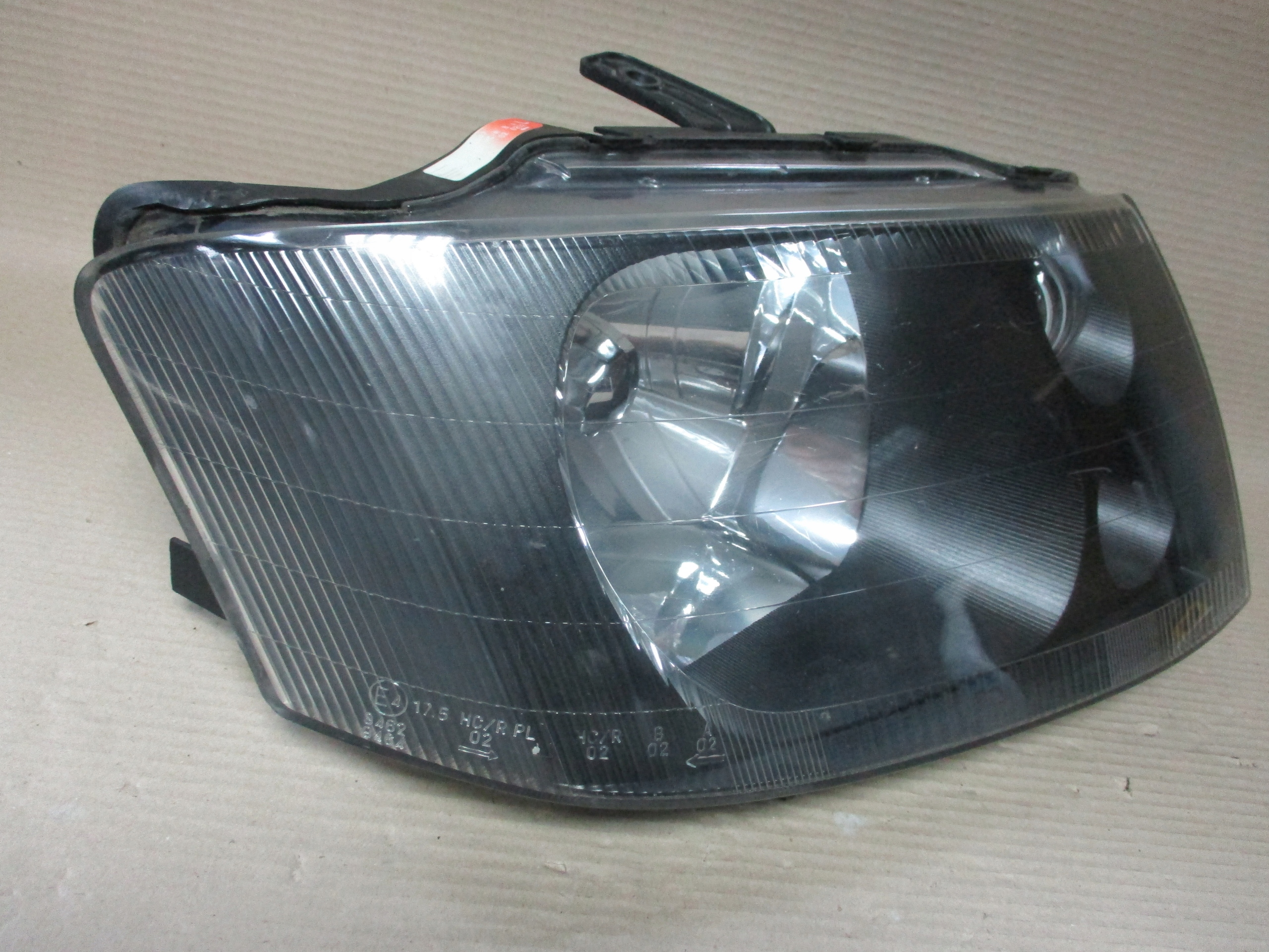 light front right Mitsubishi Space Runner 98-07
