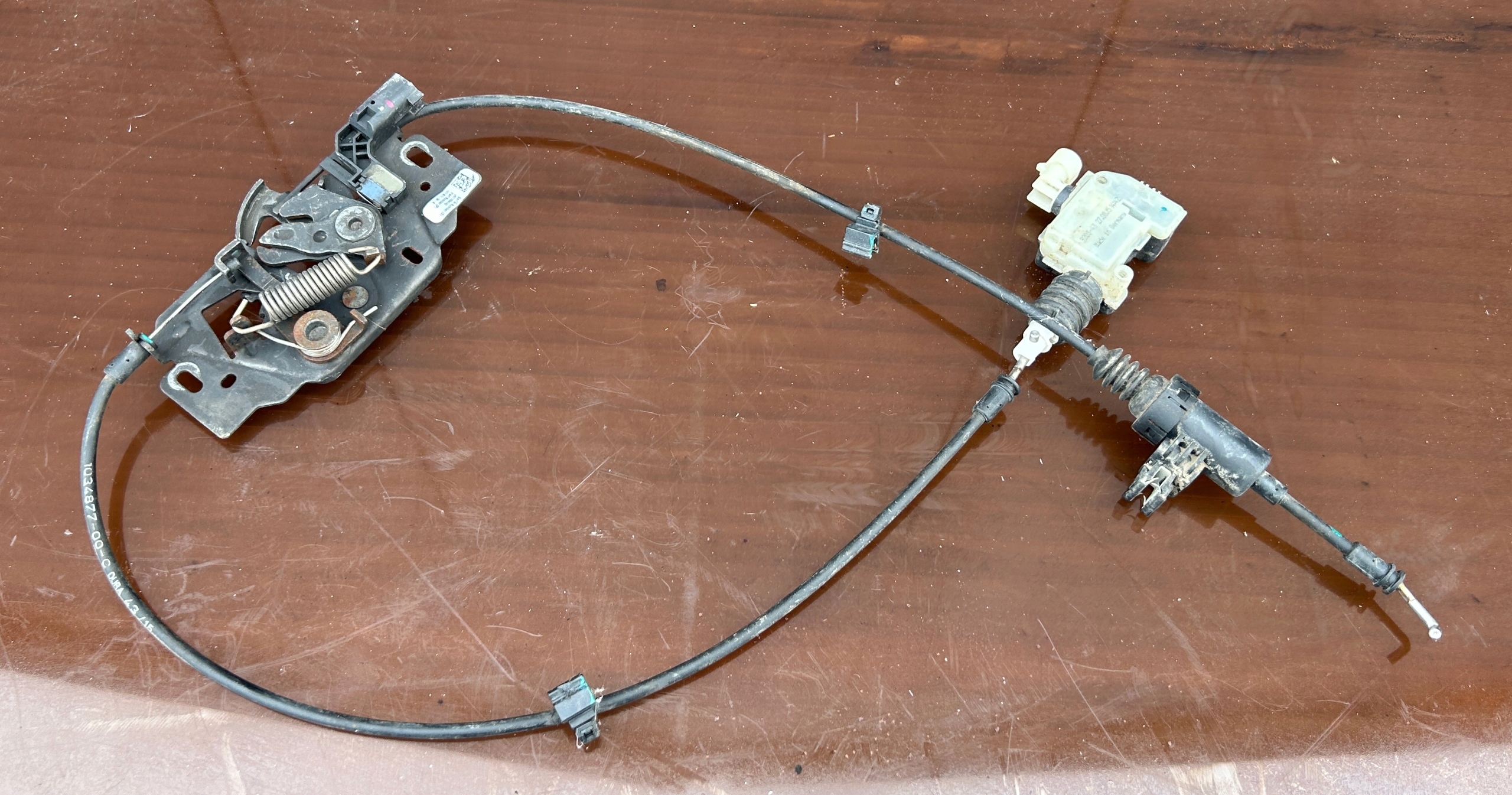 bonnet latch lock TESLA MODEL S 1033011-00-A