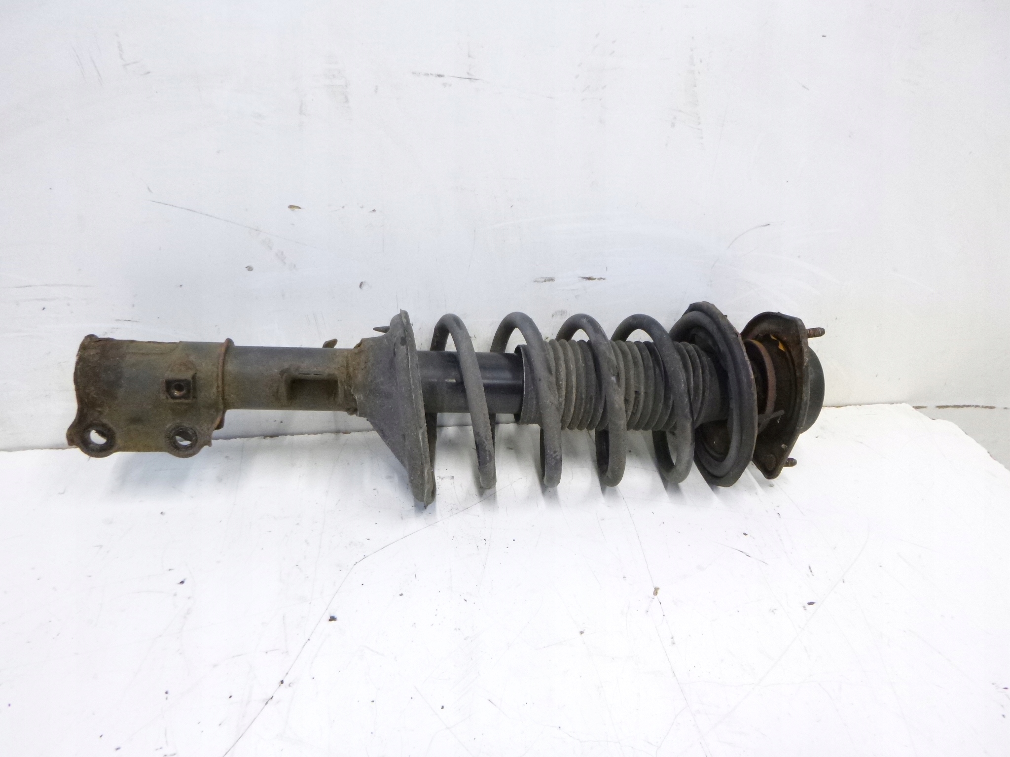shock absorber front left Hyundai Getz 1.1 2007r.