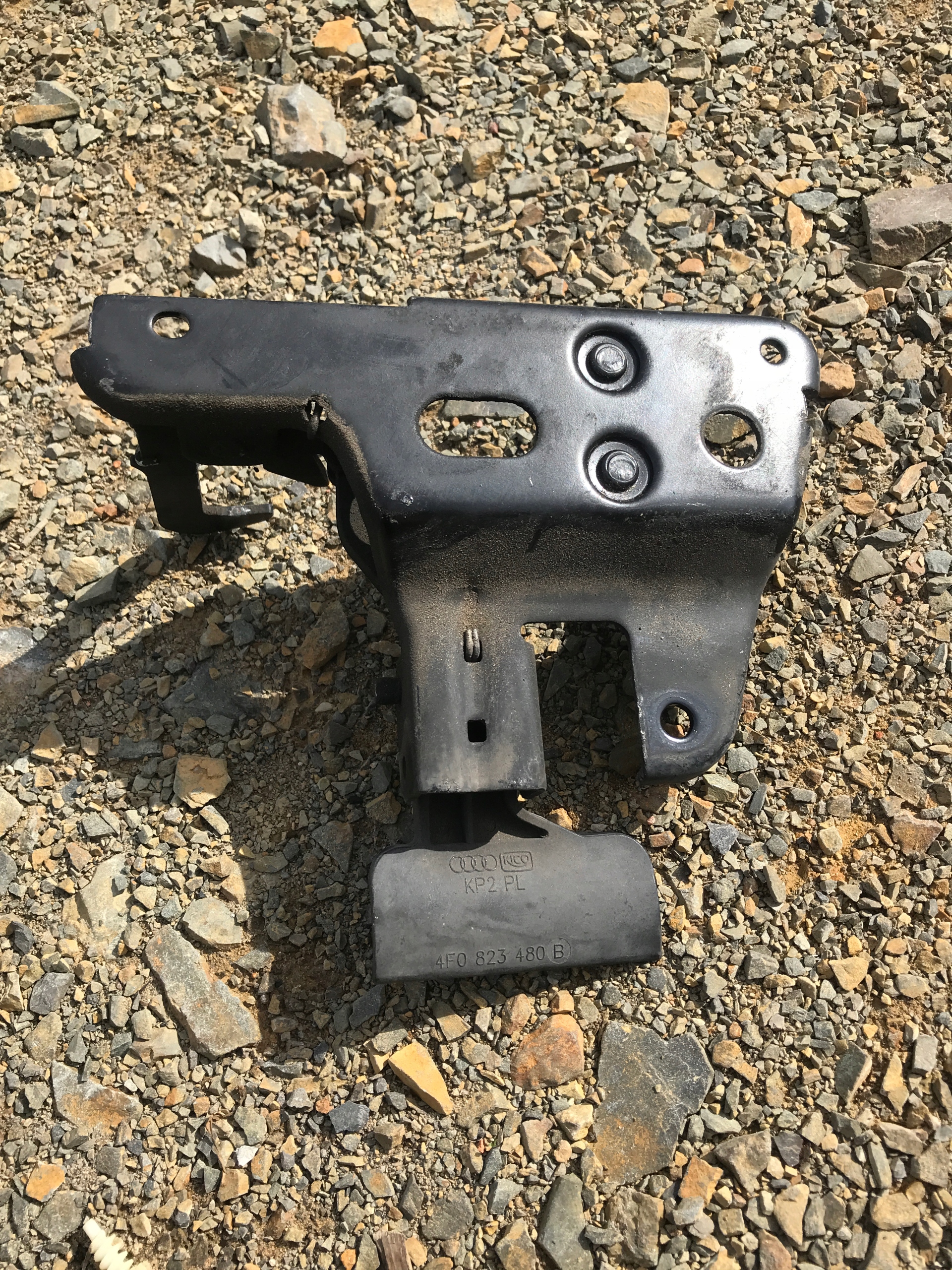 lock RYGIEL bonnets AUDI A6 C6 LIFT 4F0823480B